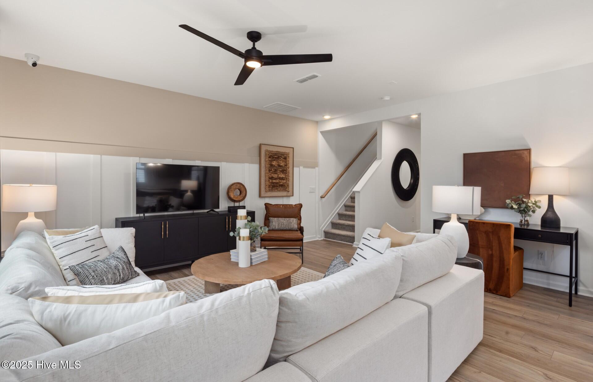 729 Richardson Drive Property Photo 7