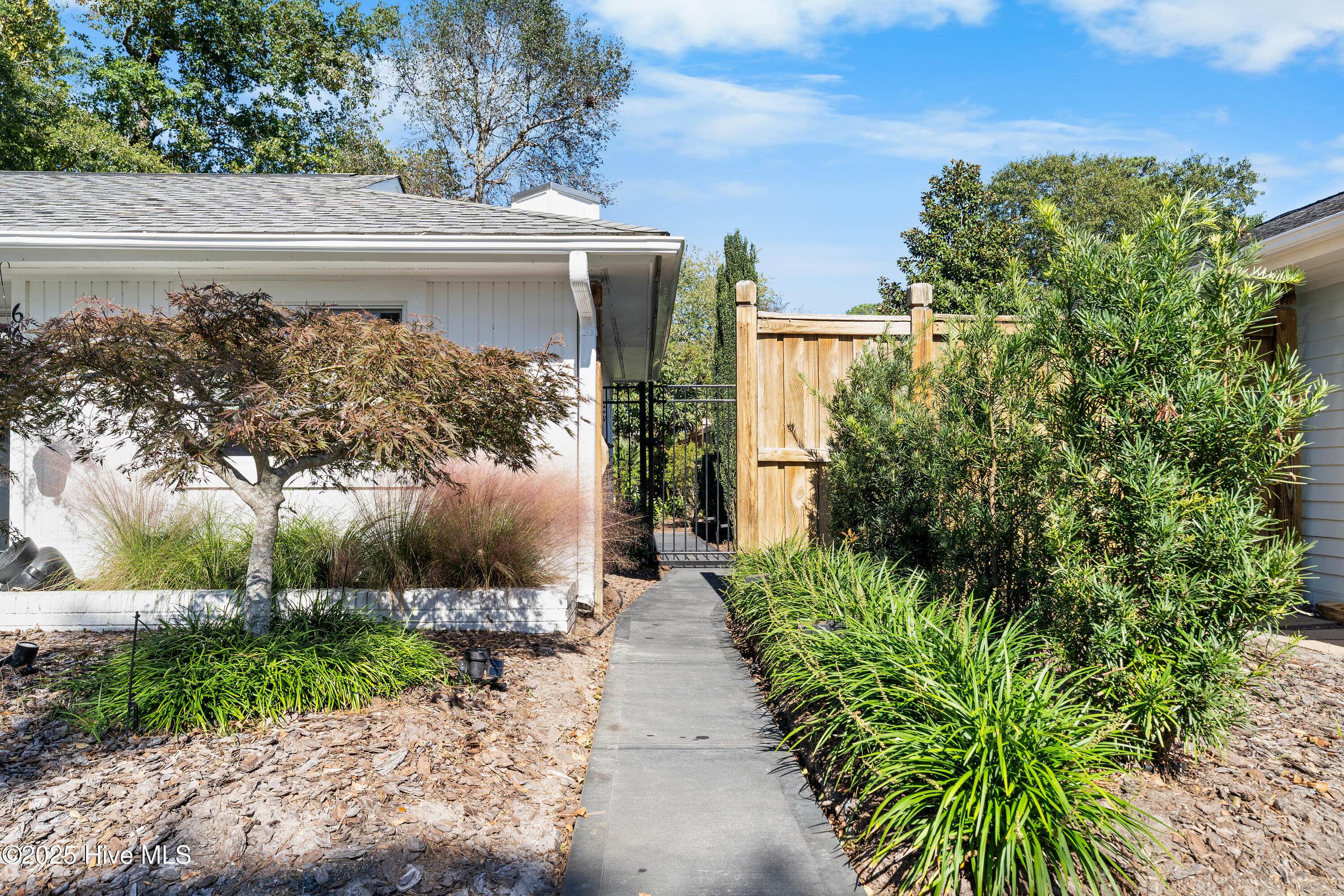 6659 Tidewater Lane Property Photo 3