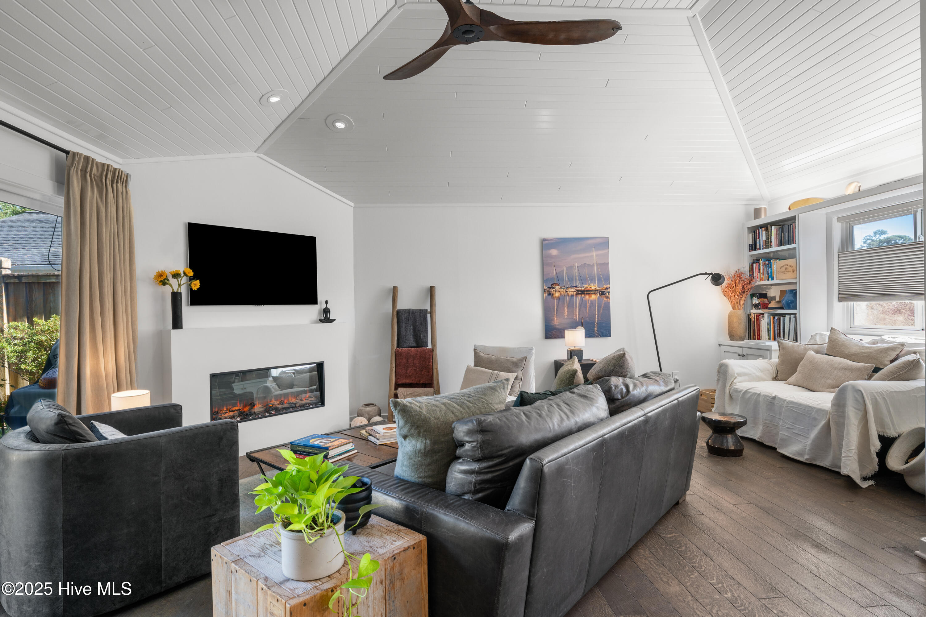 6659 Tidewater Lane Property Photo 8