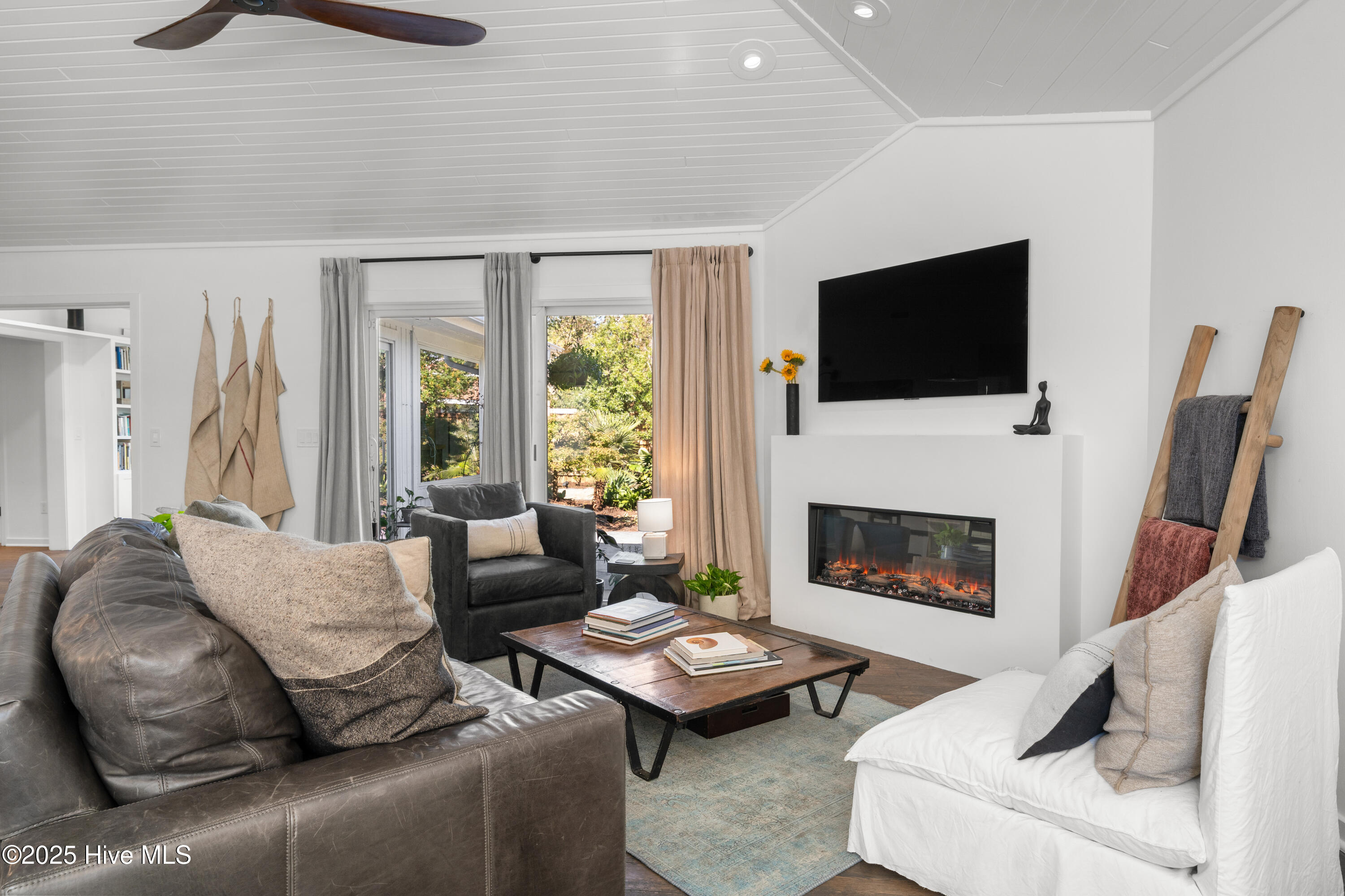 6659 Tidewater Lane Property Photo 9