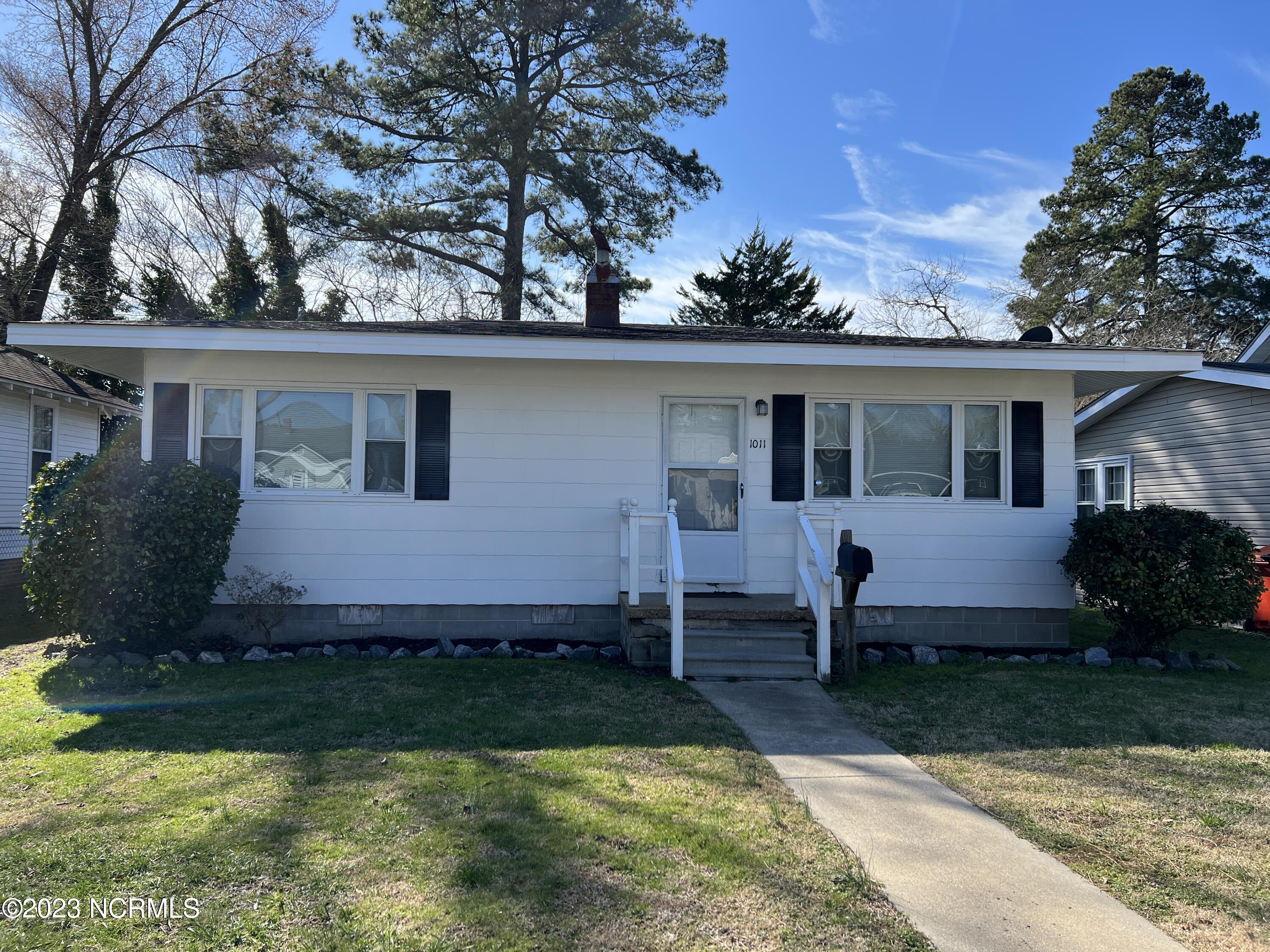 1011 Maple Street Property Photo 1