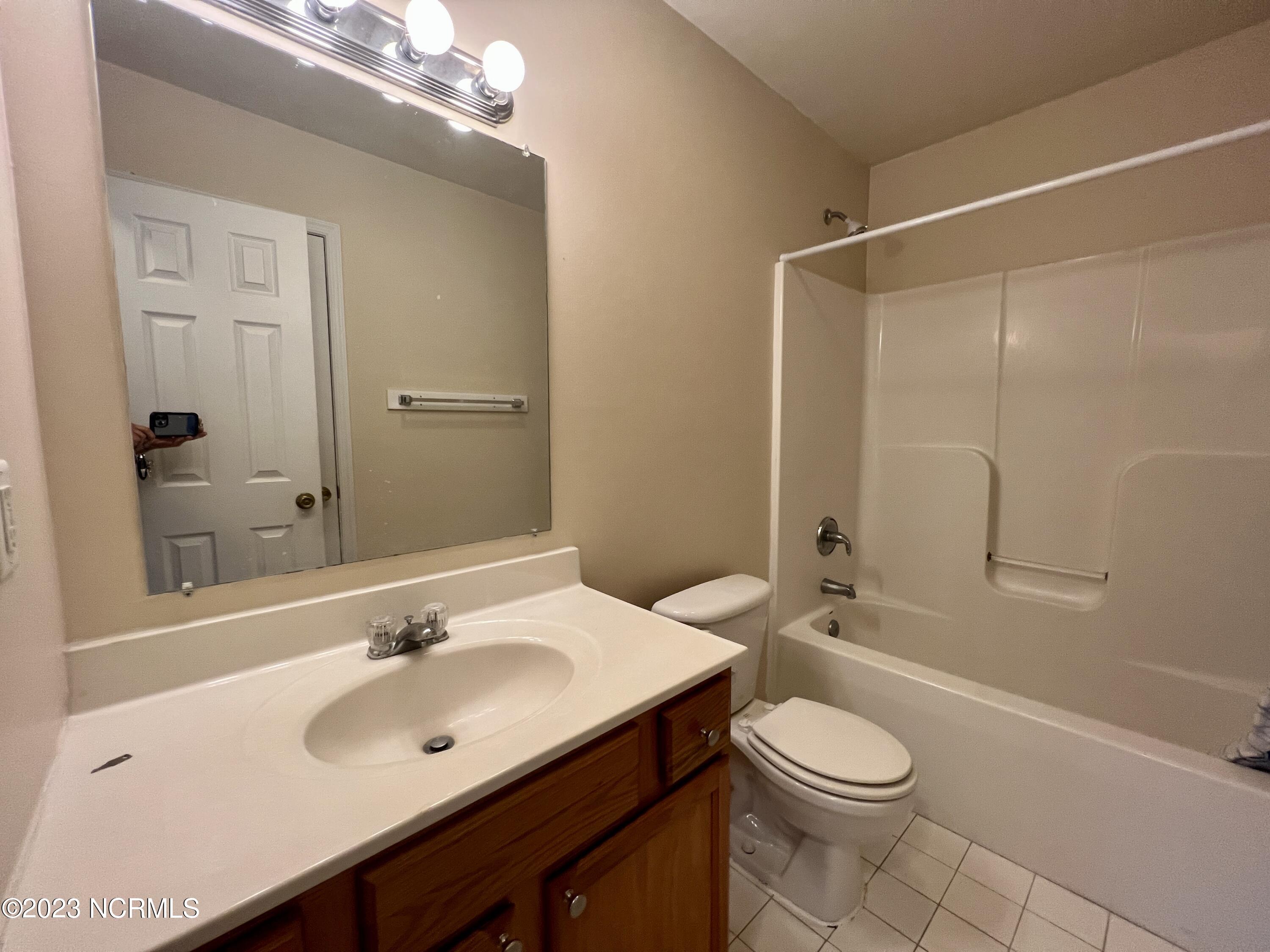 204 Meadowlark Lane Property Photo 9