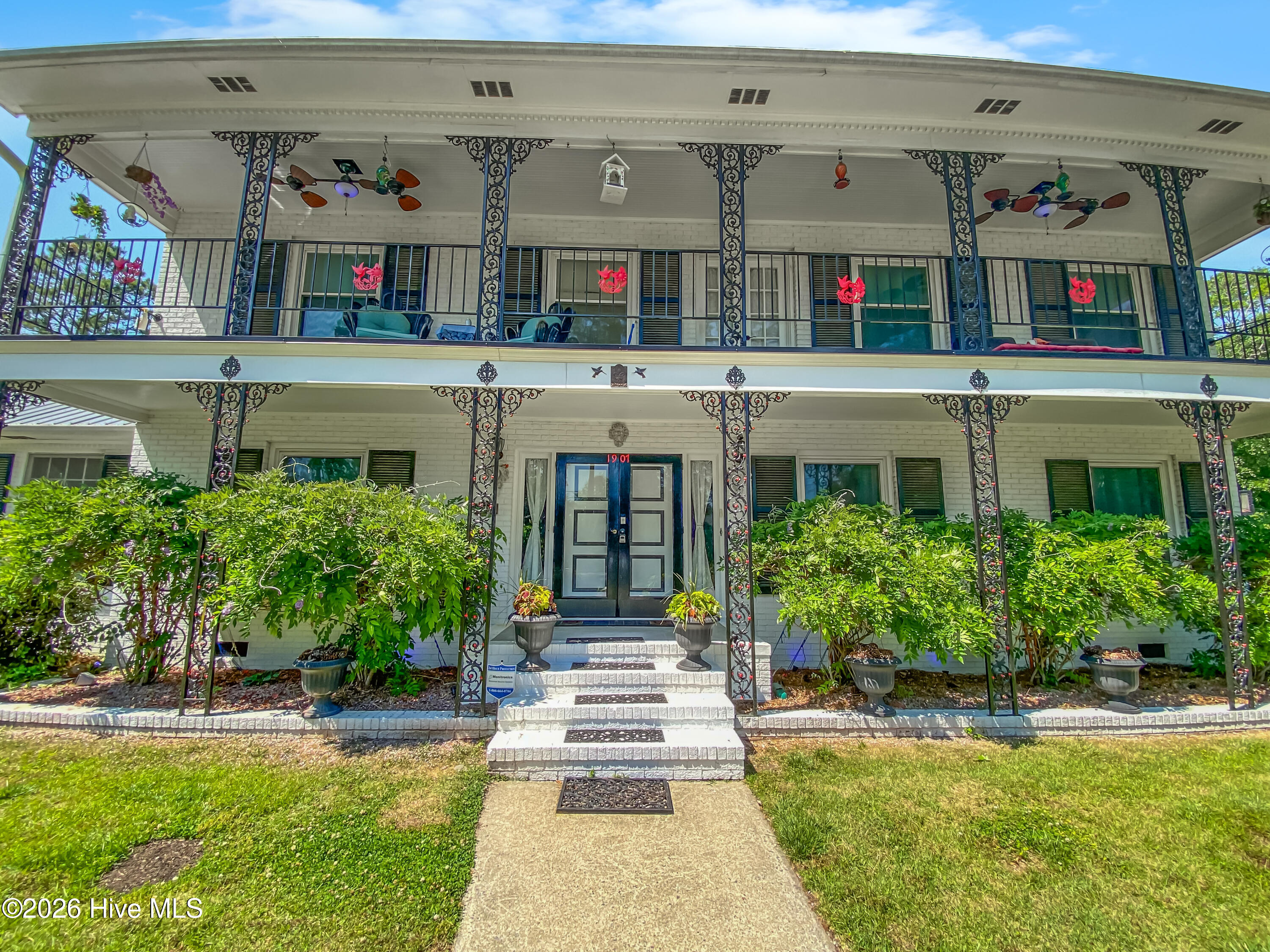1907 Essex Street Property Photo 6