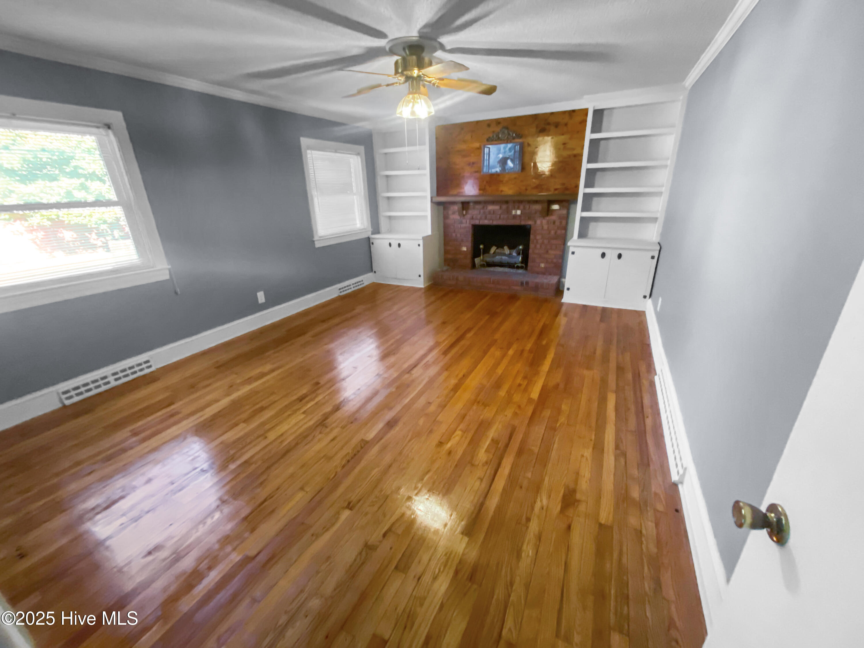 1907 Essex Street Property Photo 23