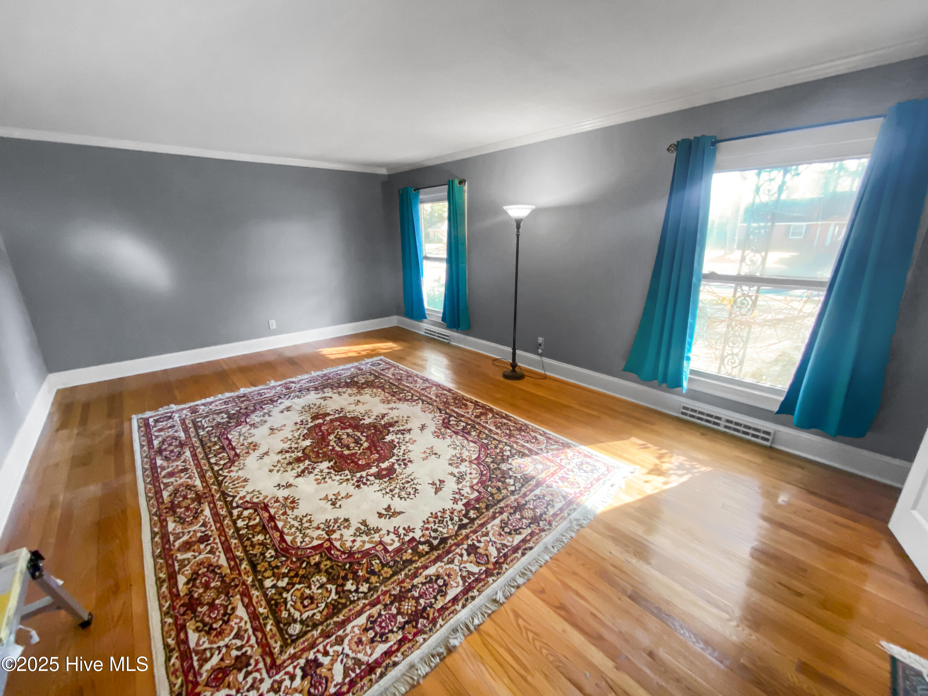 1907 Essex Street Property Photo 25