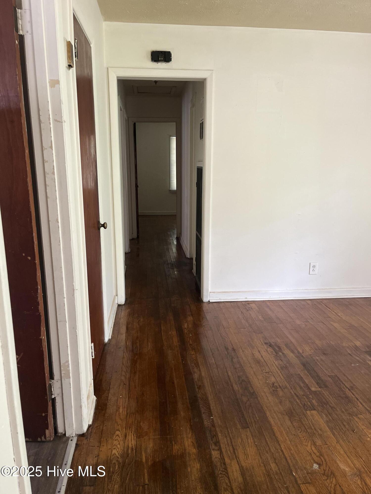 421 2nd Avenue Property Photo 8