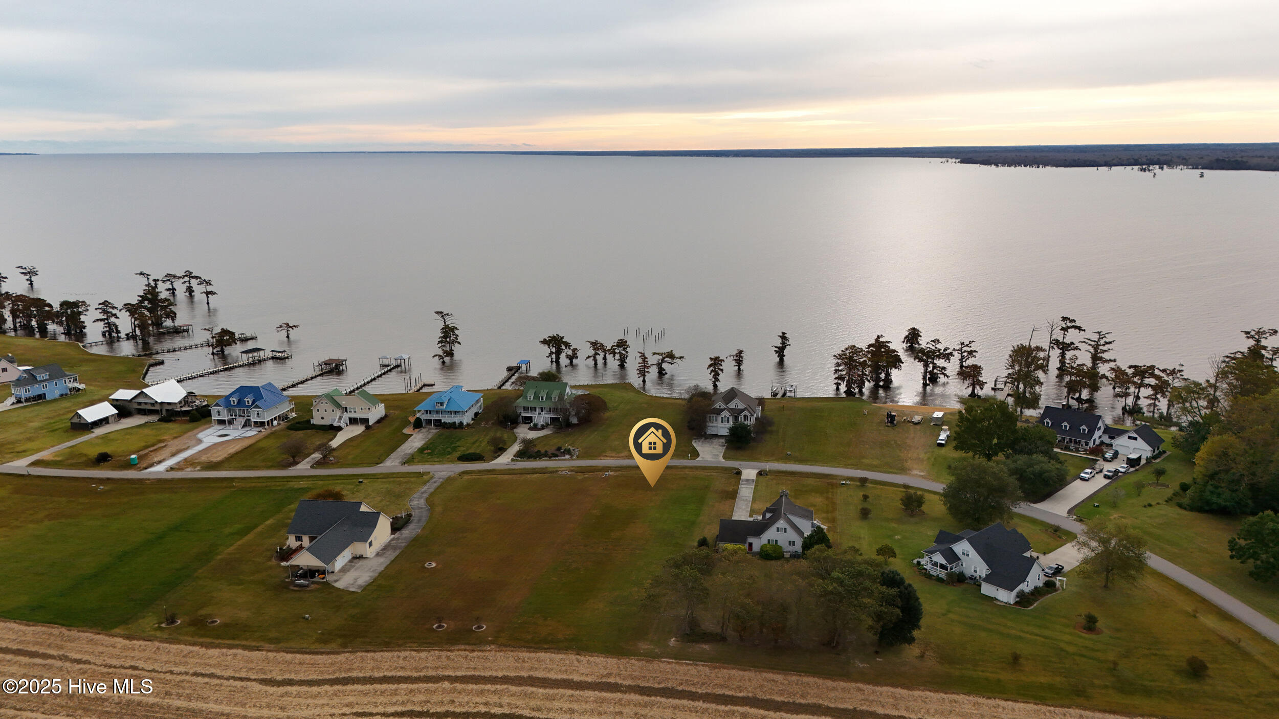 419 28 Batchelor Bay Drive Property Photo 1