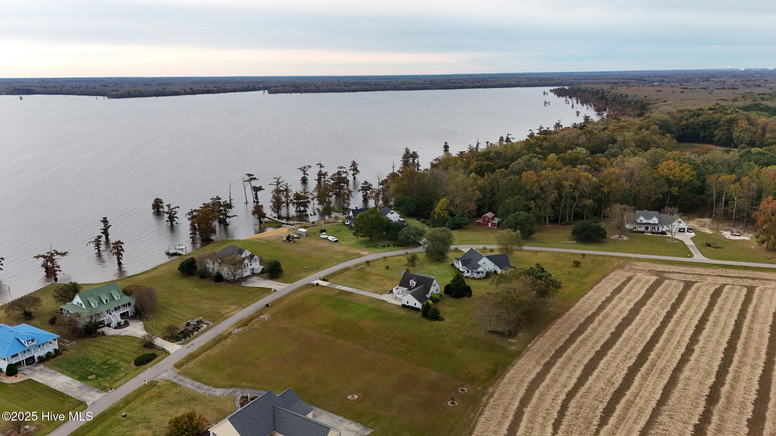 419 28 Batchelor Bay Drive Property Photo 3