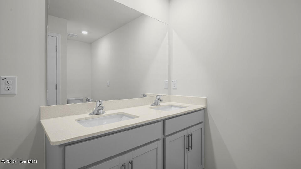 135 Starlight Street Property Photo 23