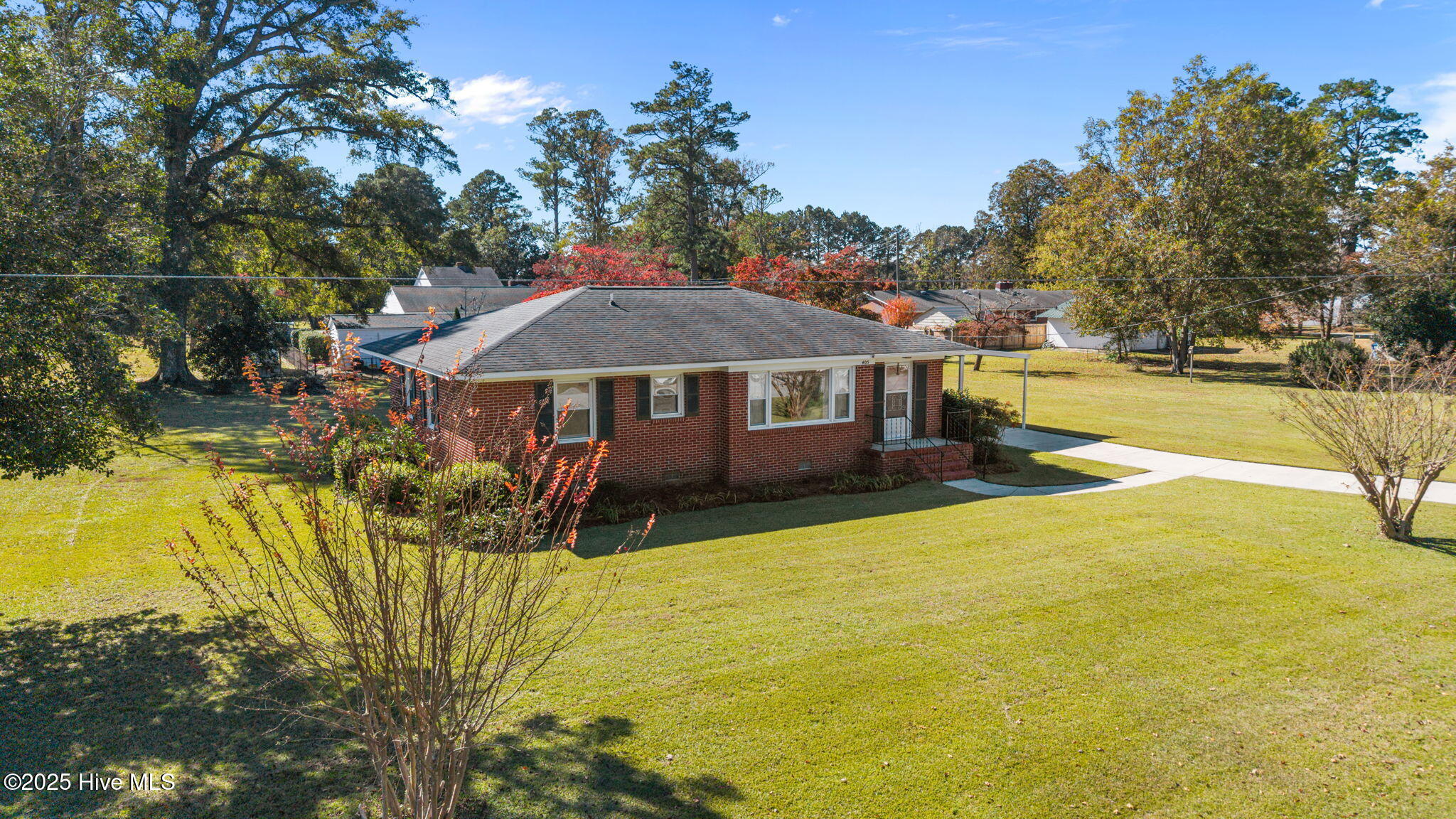 405 Pollock Street Property Photo 1