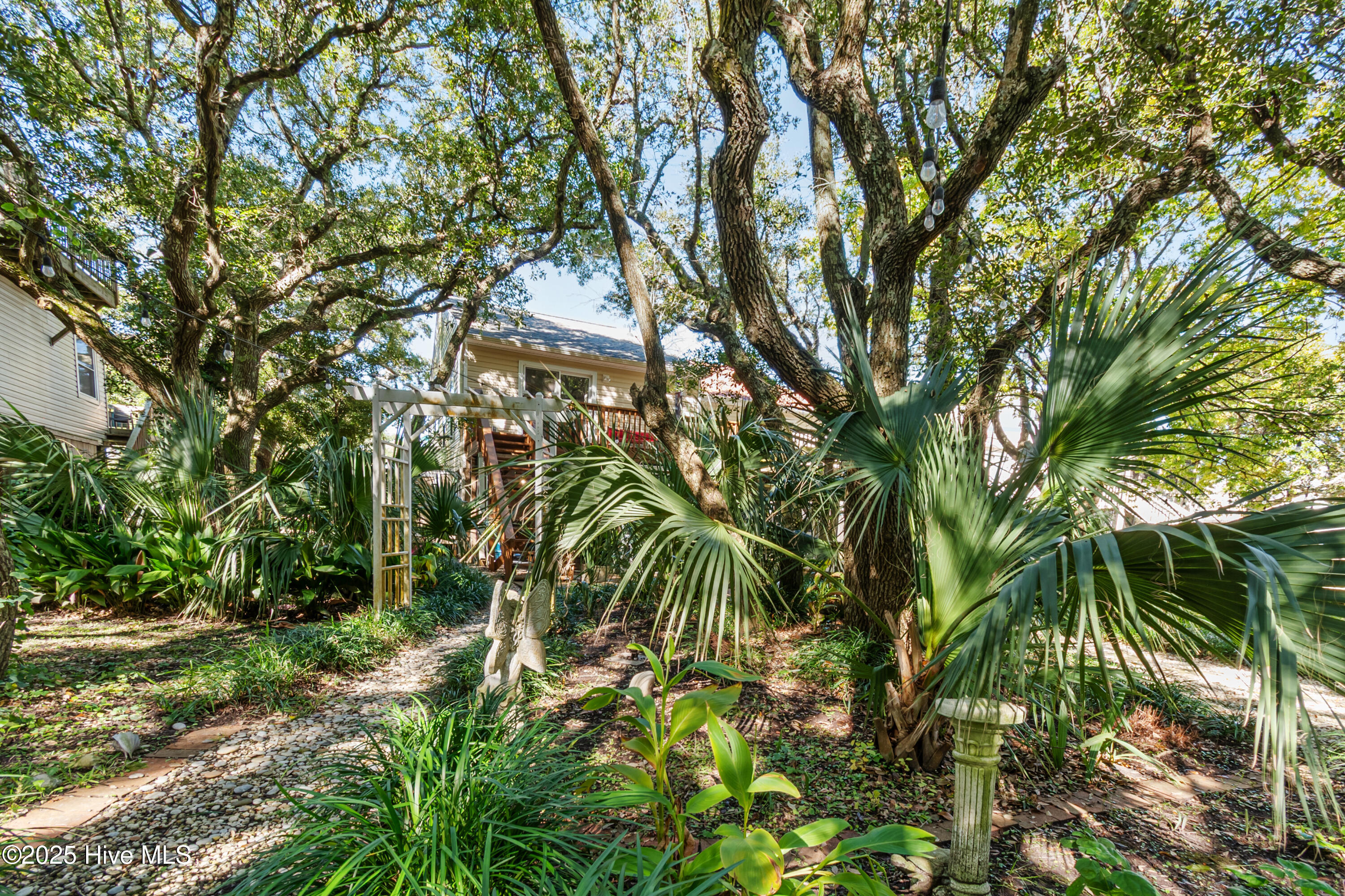 307 Bay Circle Property Photo 5