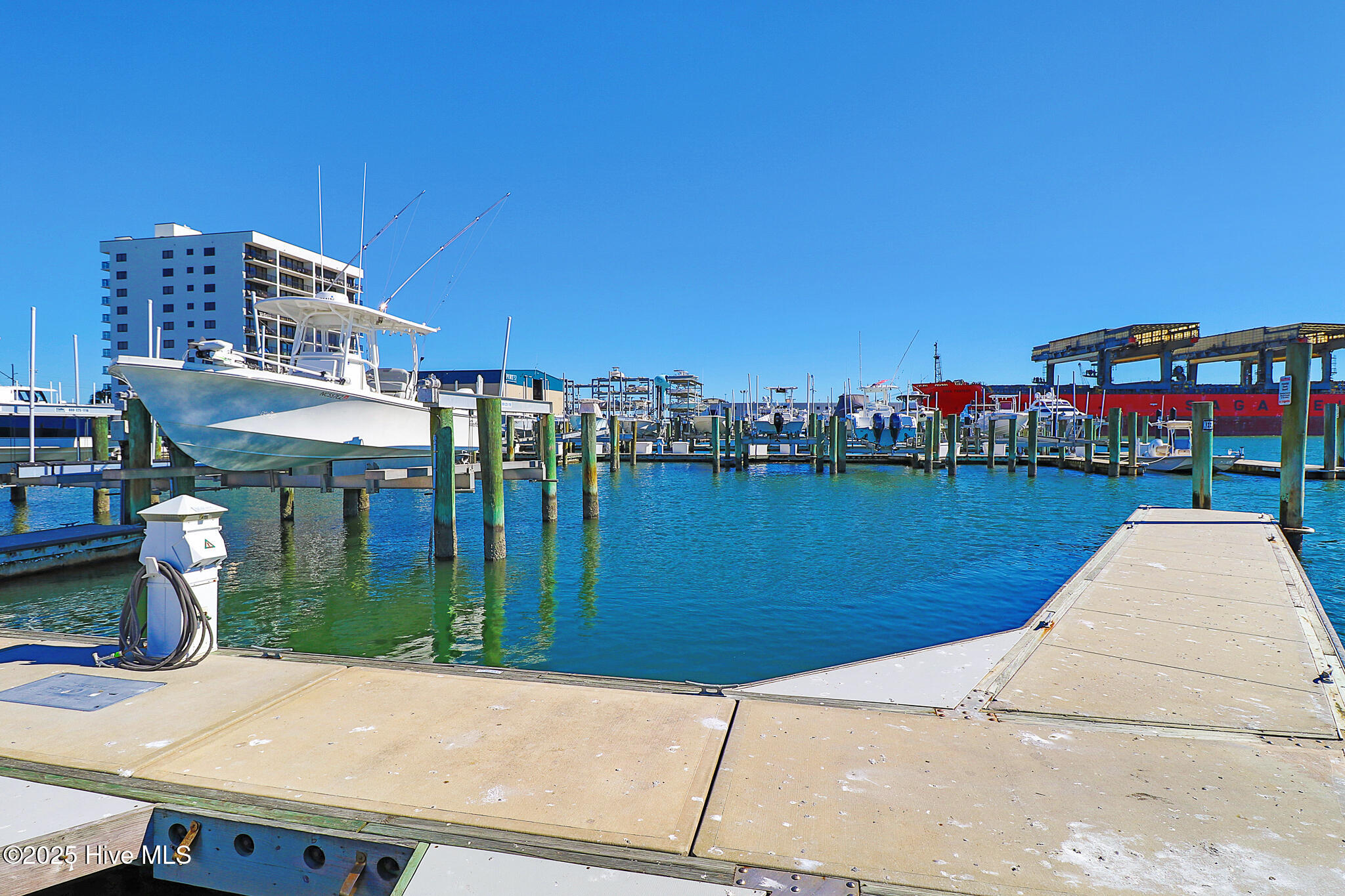 104 S 3rd Street J1 & Slip #55 Atlantic Harbour Property Photo 4