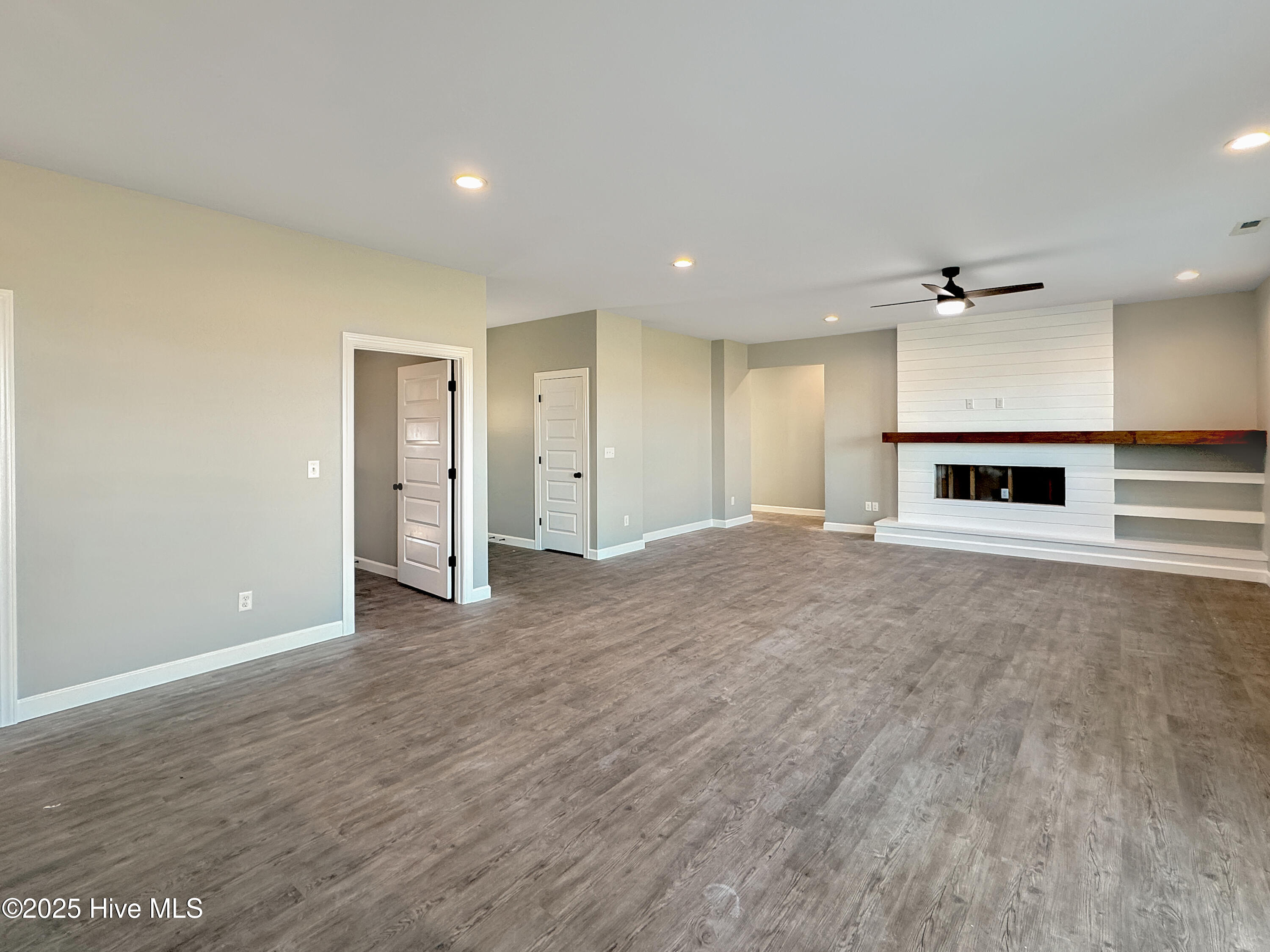 1061 Staysail Drive Property Photo 6
