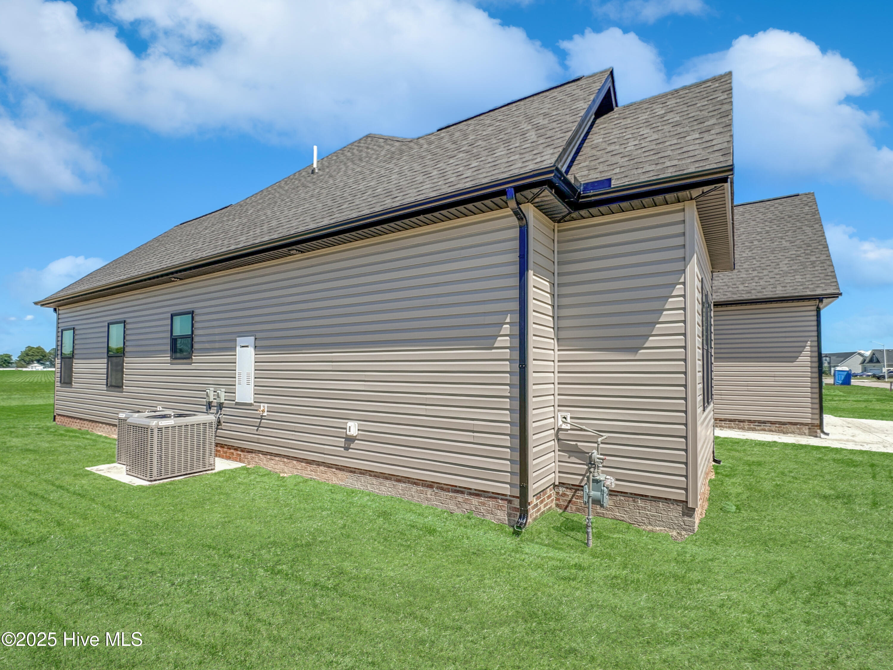 2111 Staysail Drive Property Photo 4