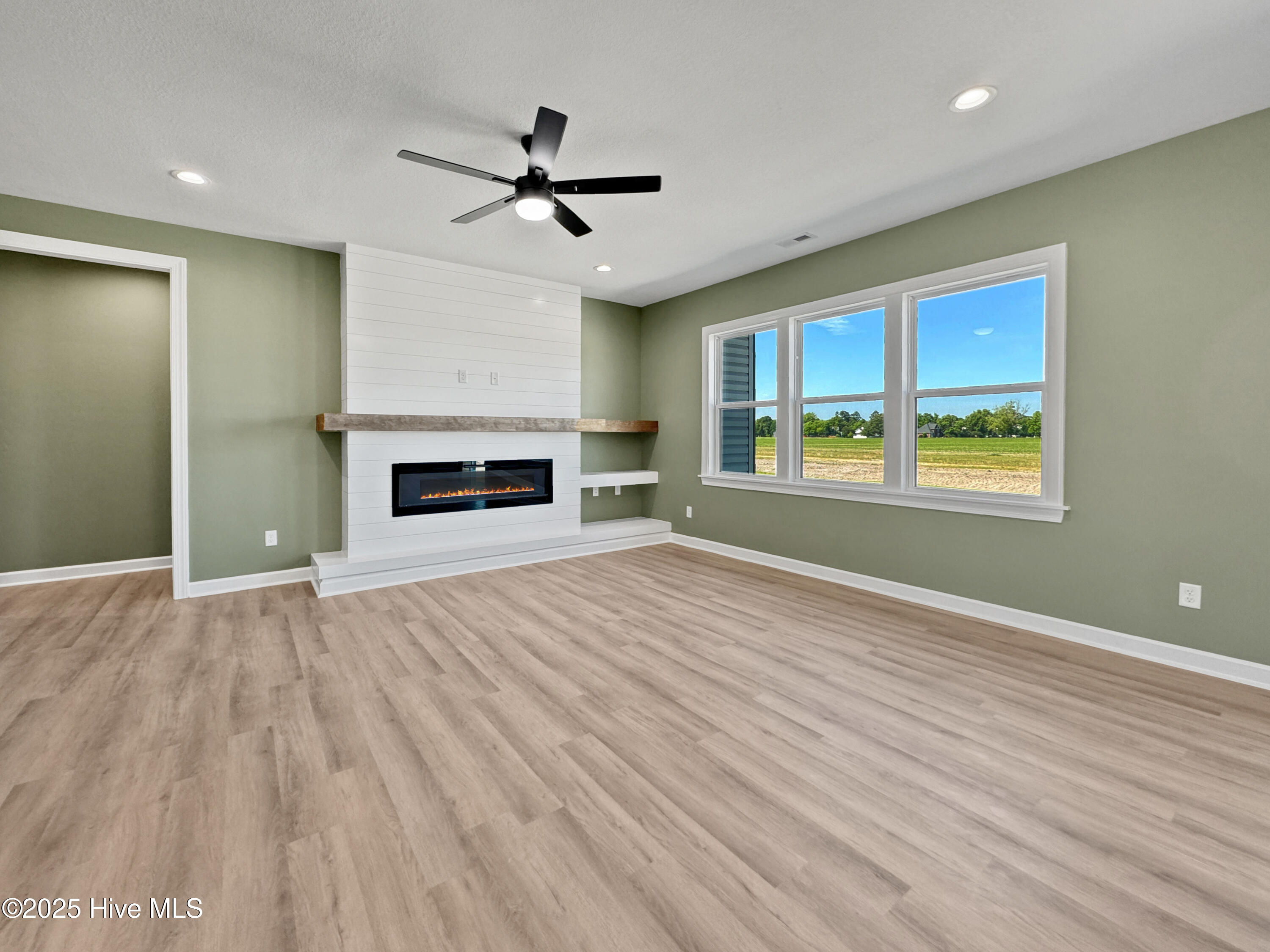 2111 Staysail Drive Property Photo 7