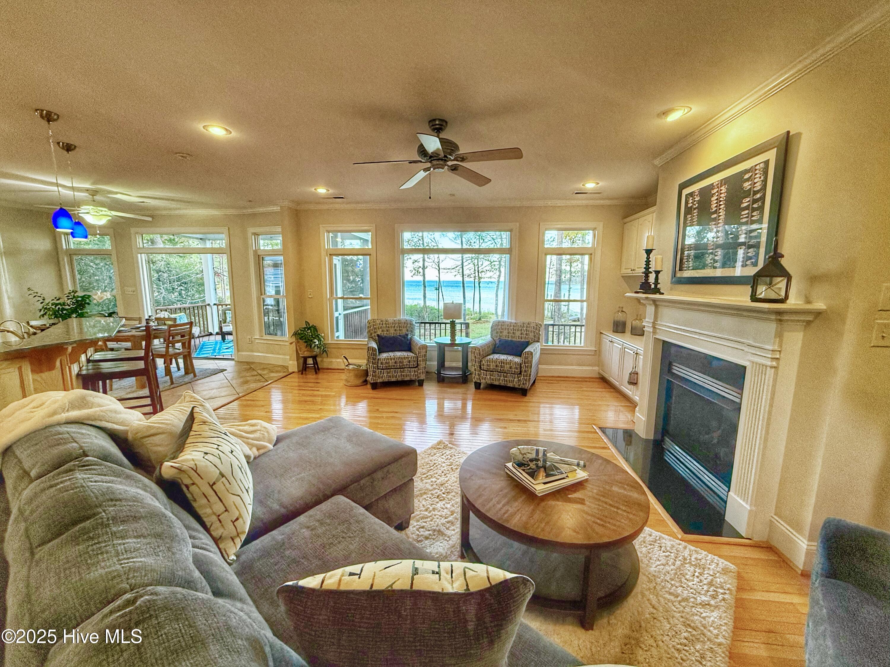 385 Peninsula Drive Property Photo 15