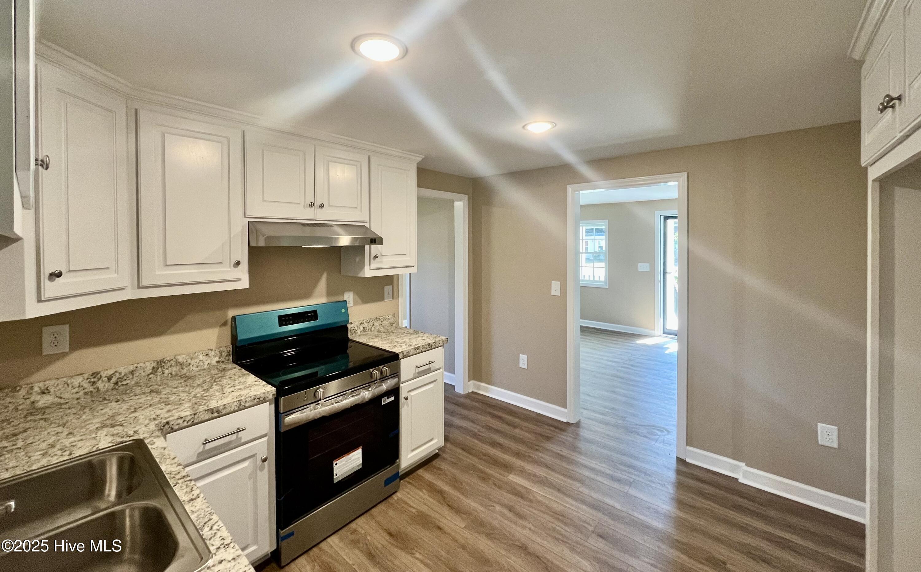 1633 Freeman Street Se Property Photo 9
