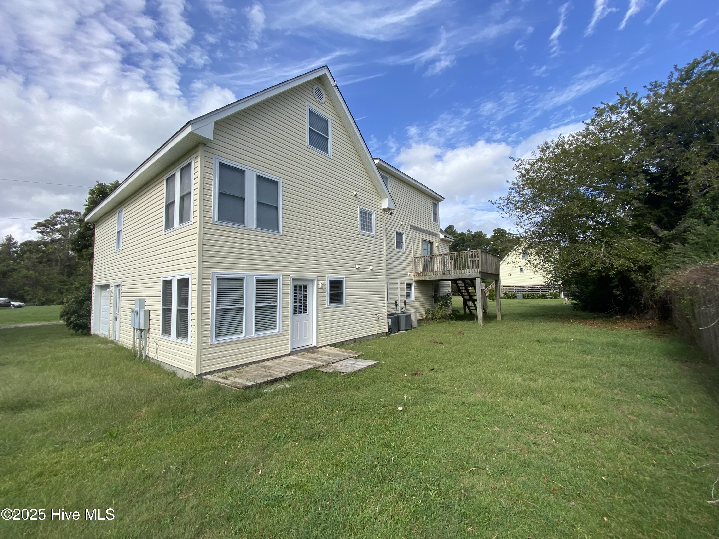 120 Perkins Lane Property Photo 3