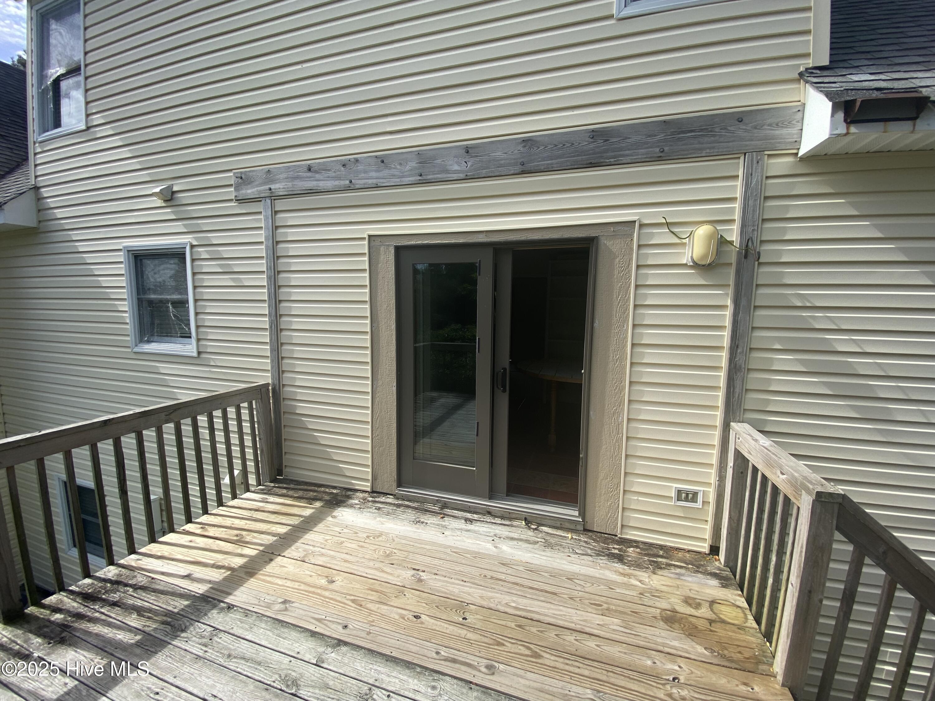 120 Perkins Lane Property Photo 12