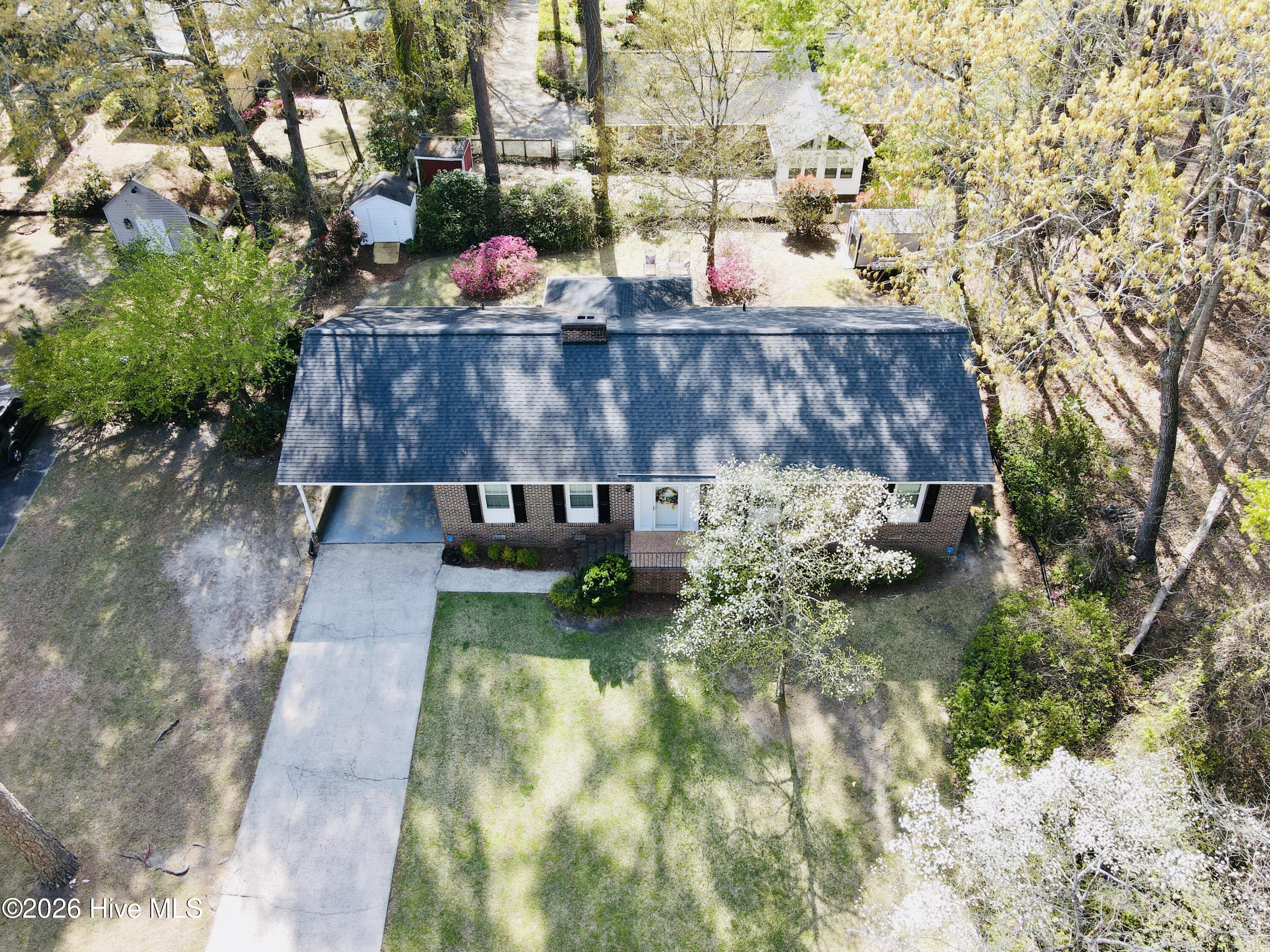 903 E Woodlawn Drive Property Photo 6
