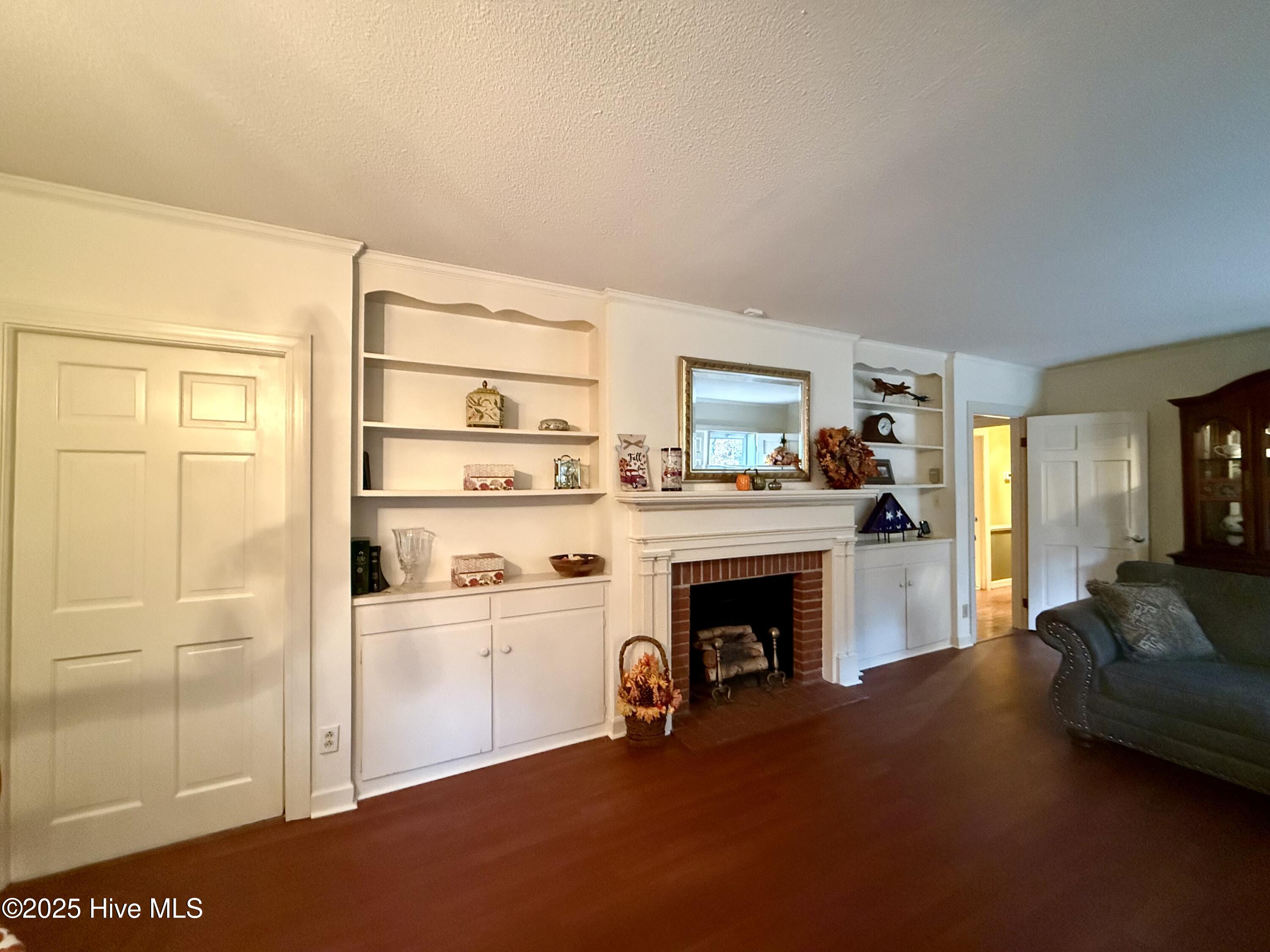 903 E Woodlawn Drive Property Photo 19