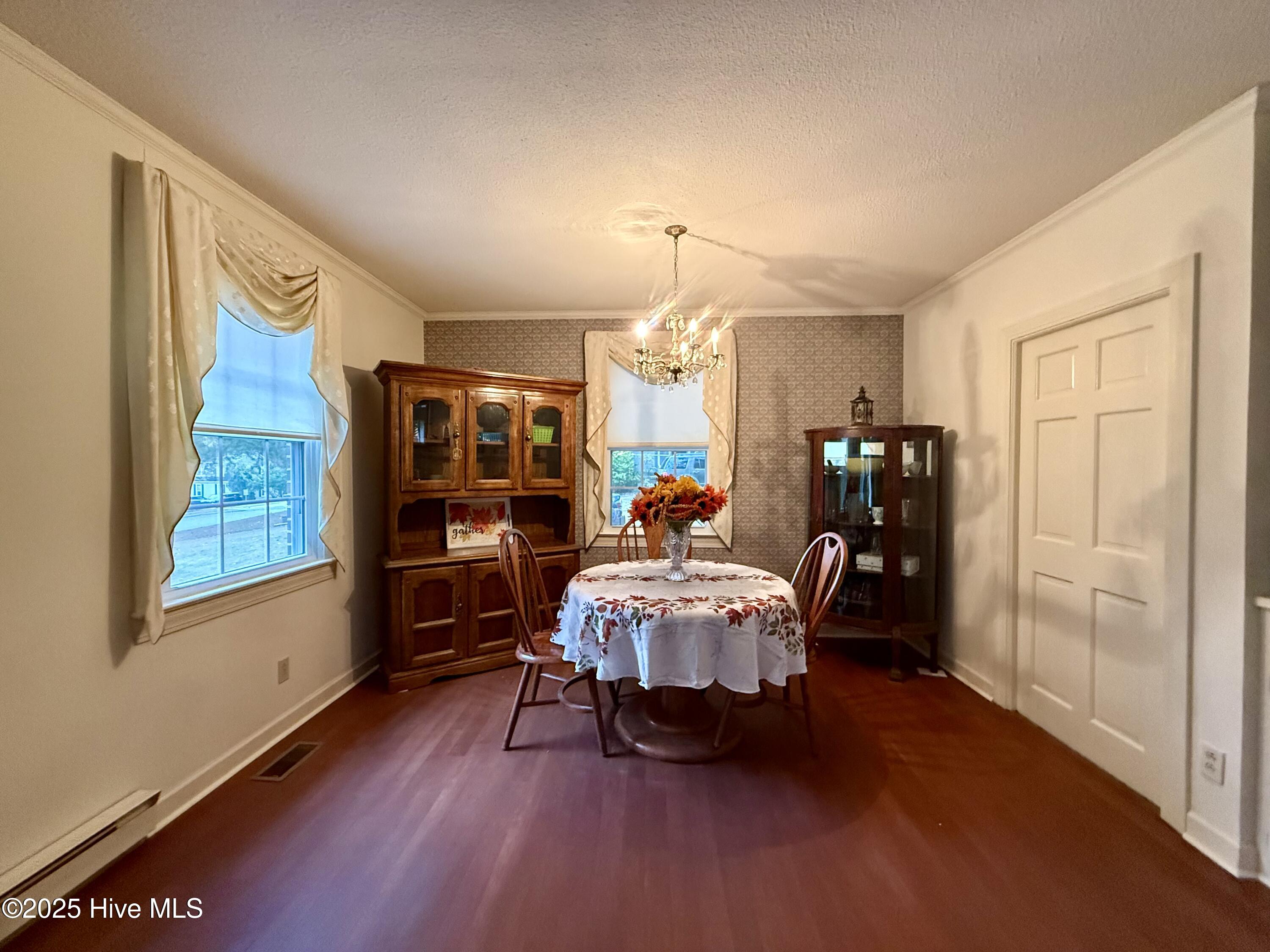 903 E Woodlawn Drive Property Photo 22