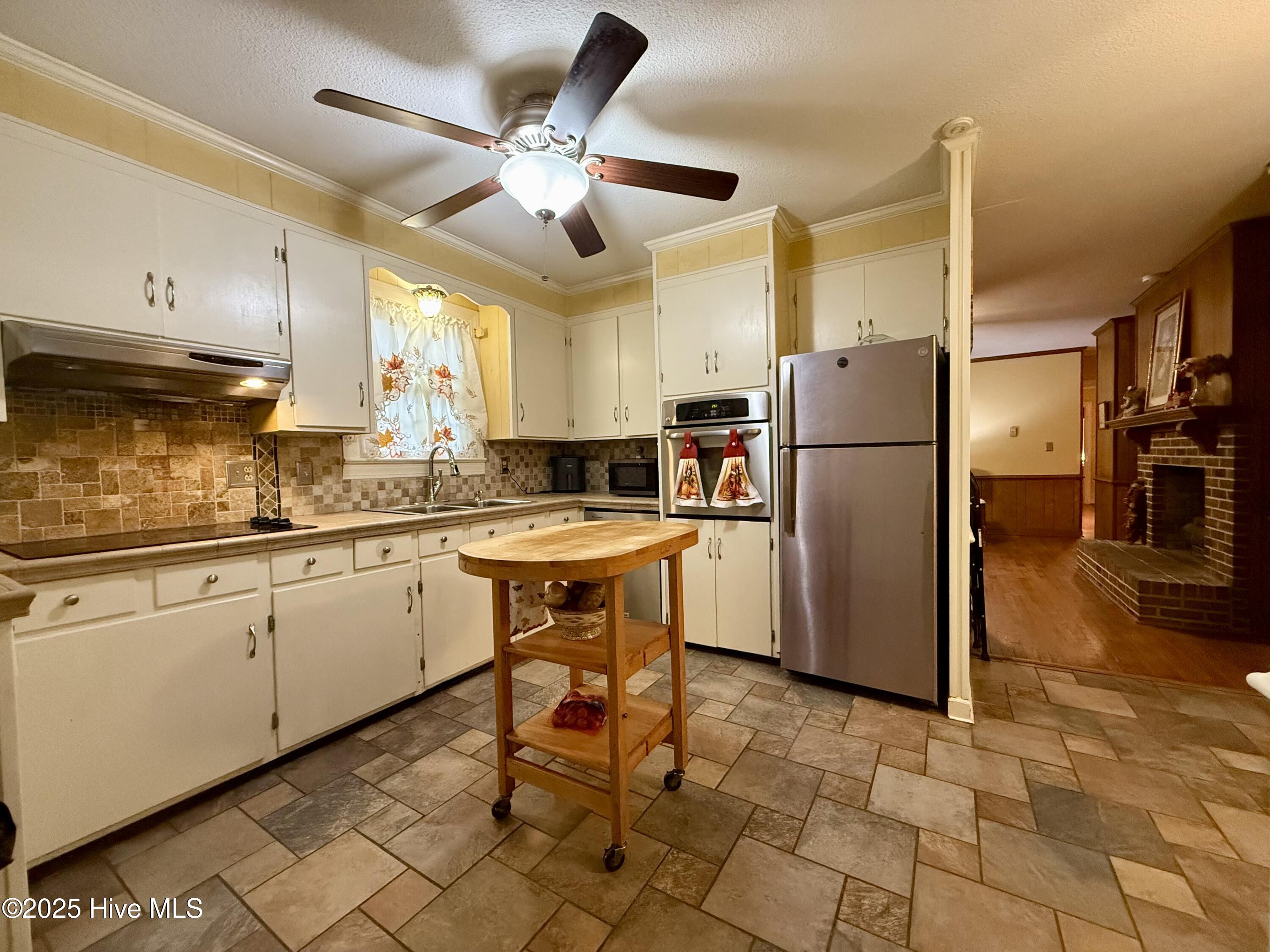 903 E Woodlawn Drive Property Photo 29
