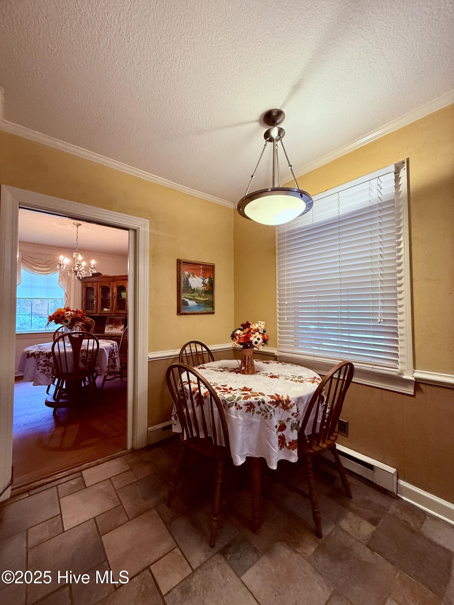 903 E Woodlawn Drive Property Photo 32