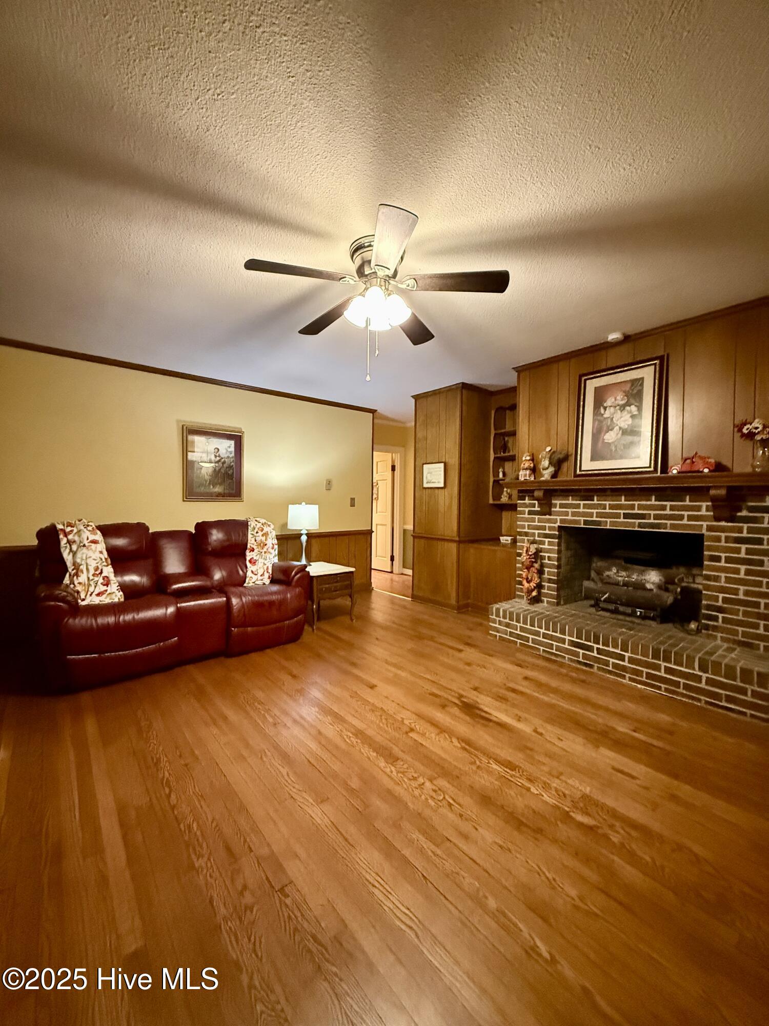 903 E Woodlawn Drive Property Photo 37
