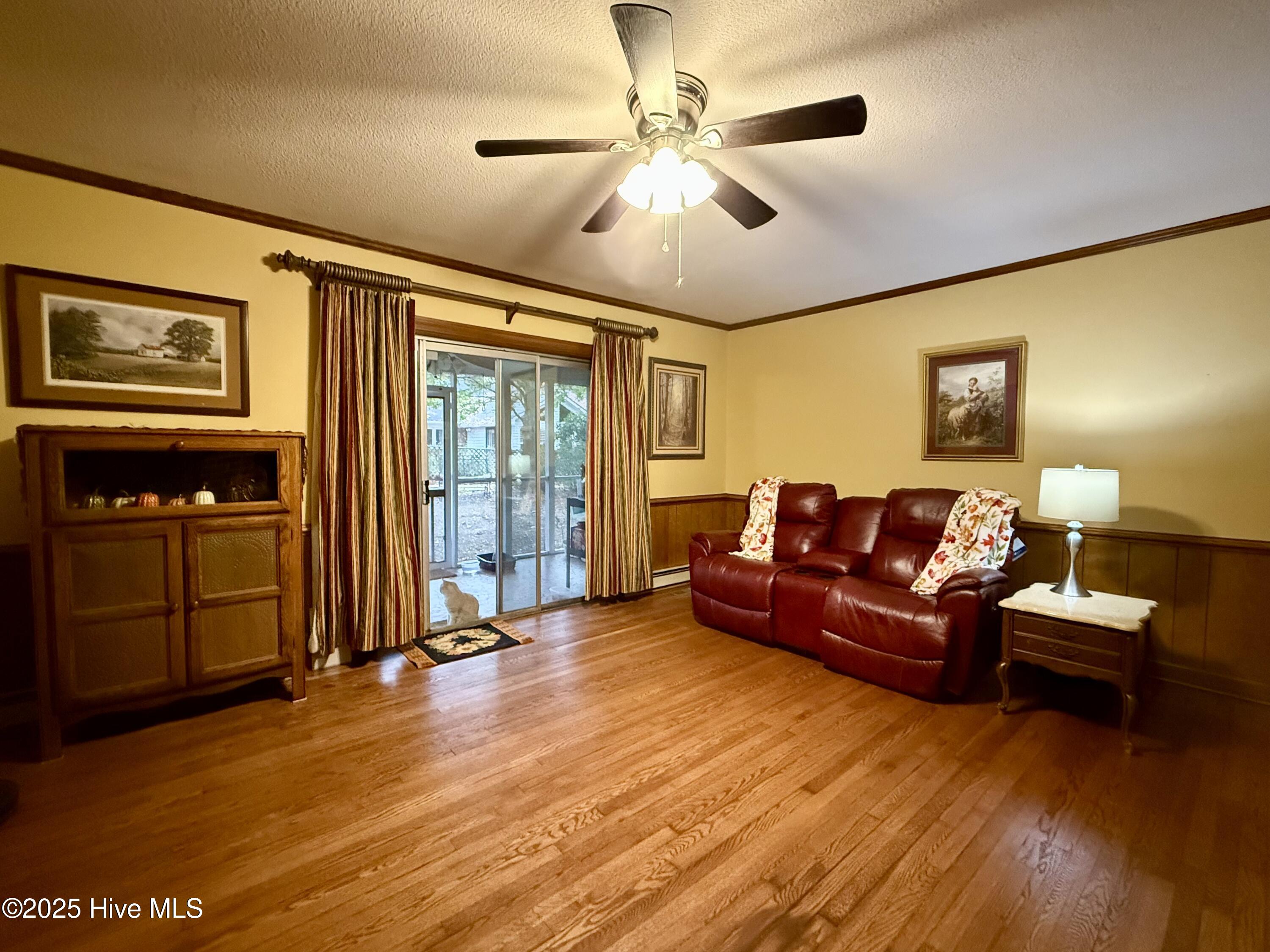 903 E Woodlawn Drive Property Photo 40