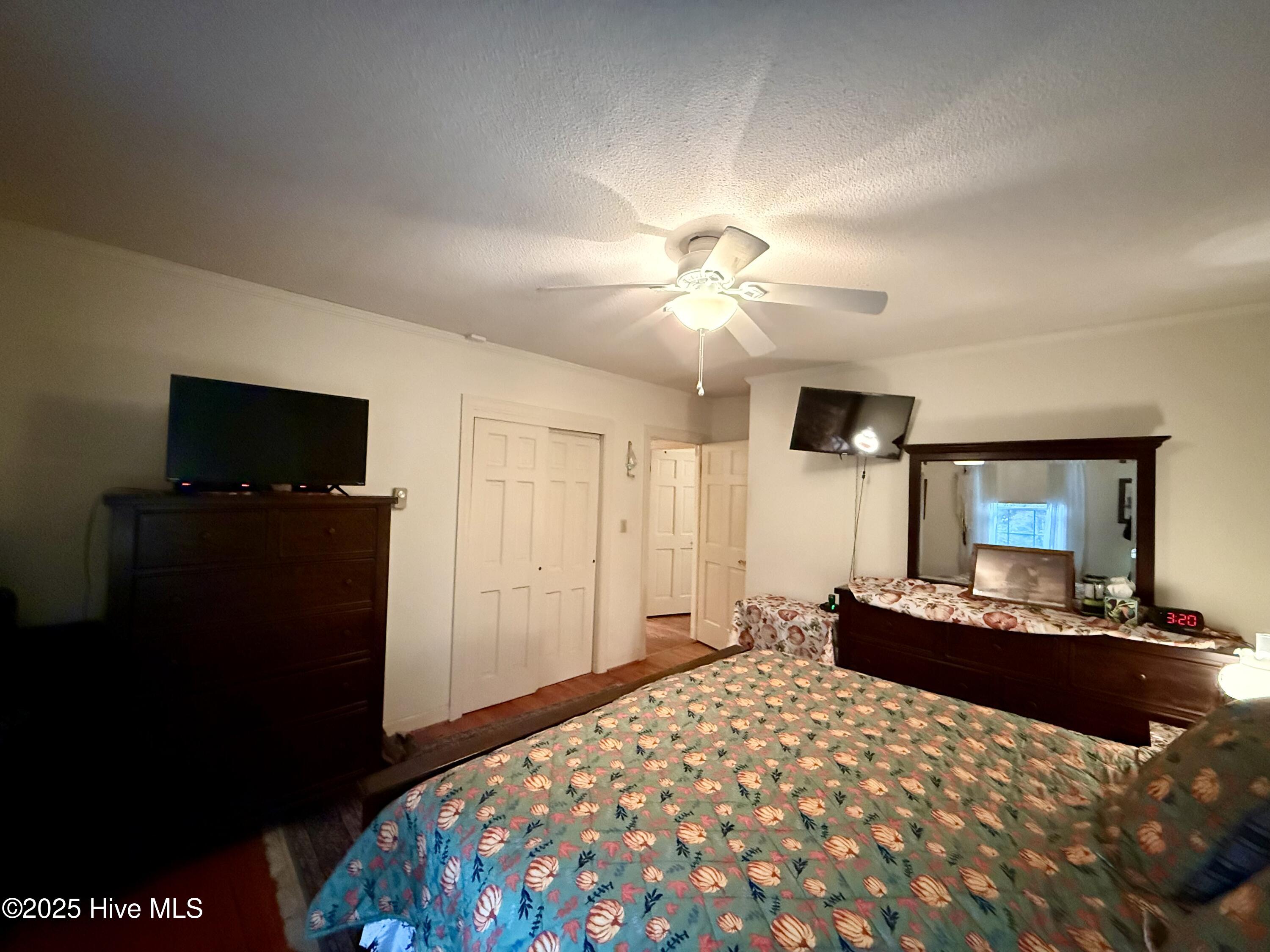 903 E Woodlawn Drive Property Photo 55