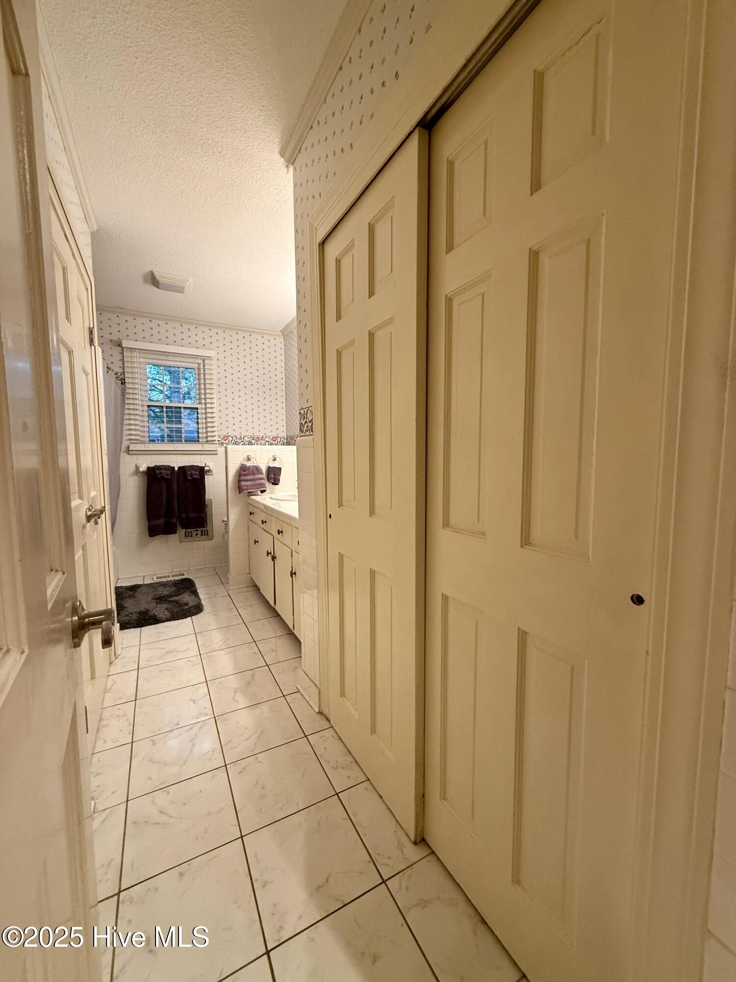 903 E Woodlawn Drive Property Photo 56