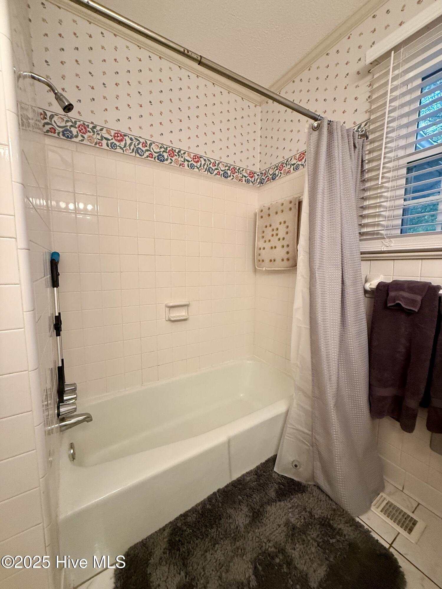 903 E Woodlawn Drive Property Photo 58