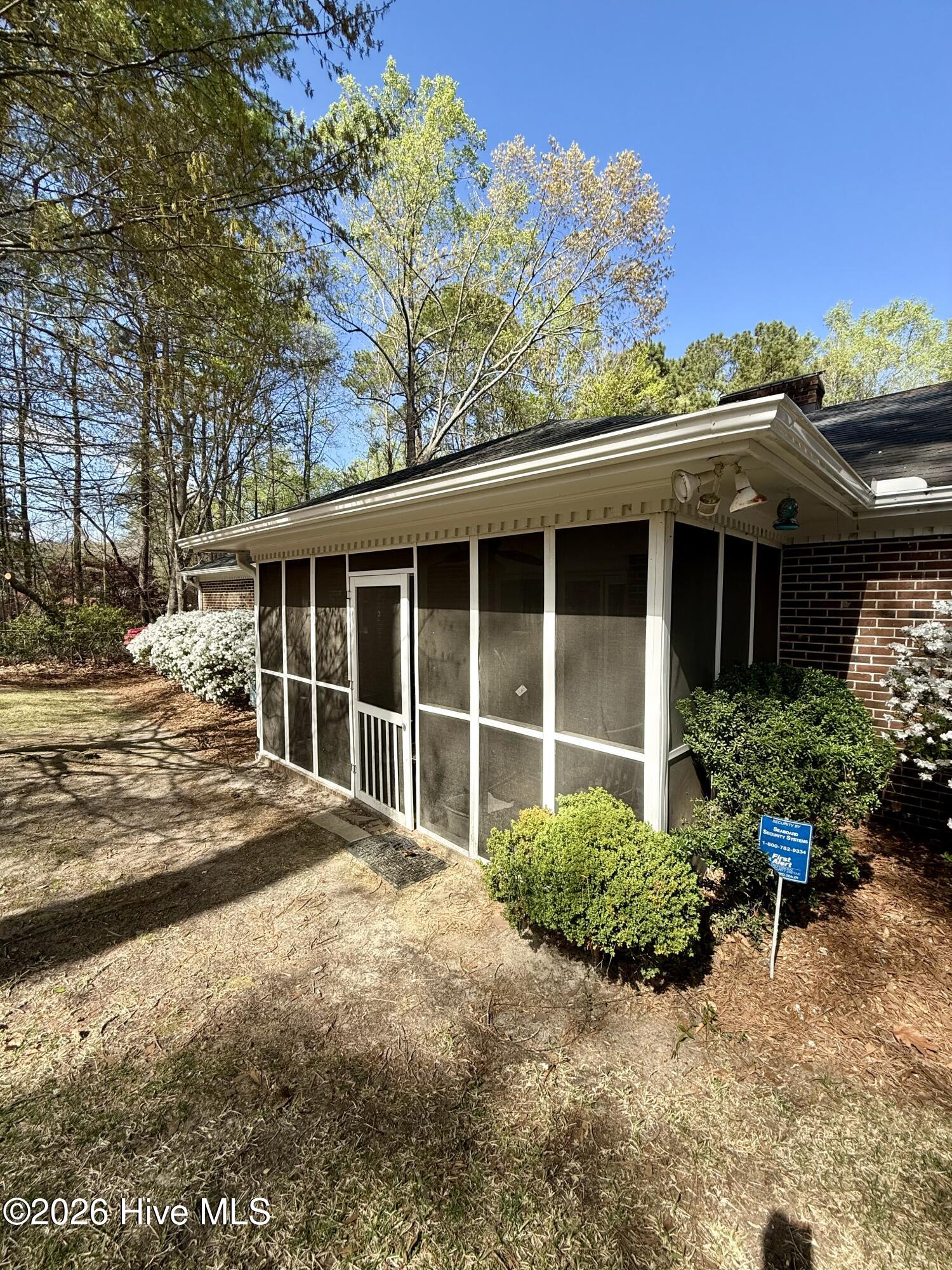 903 E Woodlawn Drive Property Photo 67