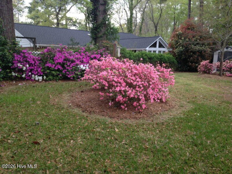 903 E Woodlawn Drive Property Photo 68
