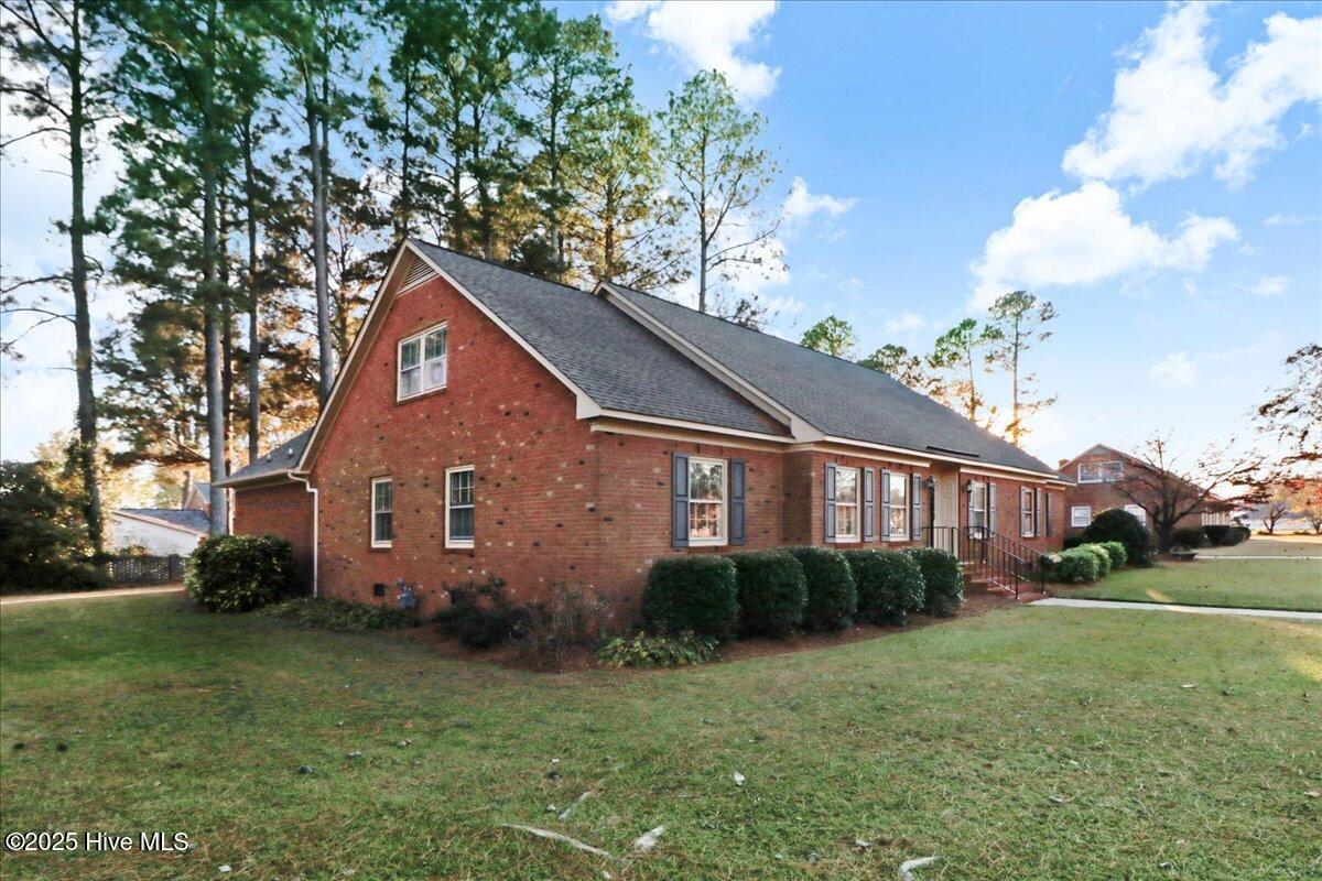 1802 Windsor Road Property Photo 9