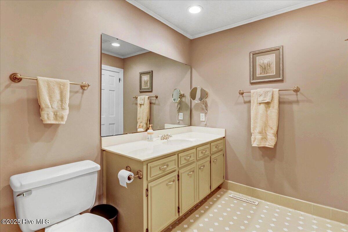 1802 Windsor Road Property Photo 43