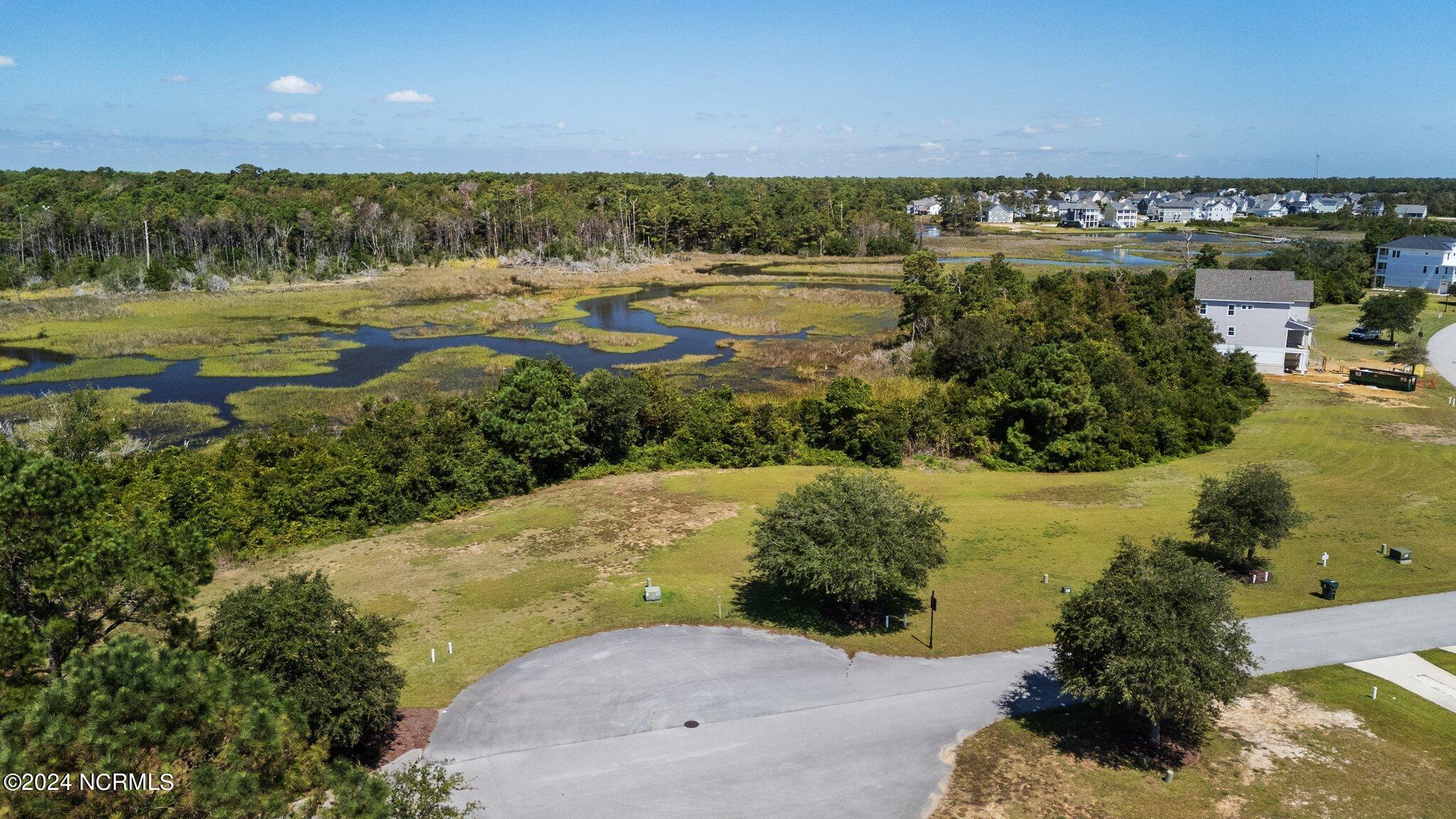 110 Marshland Circle Property Photo 14