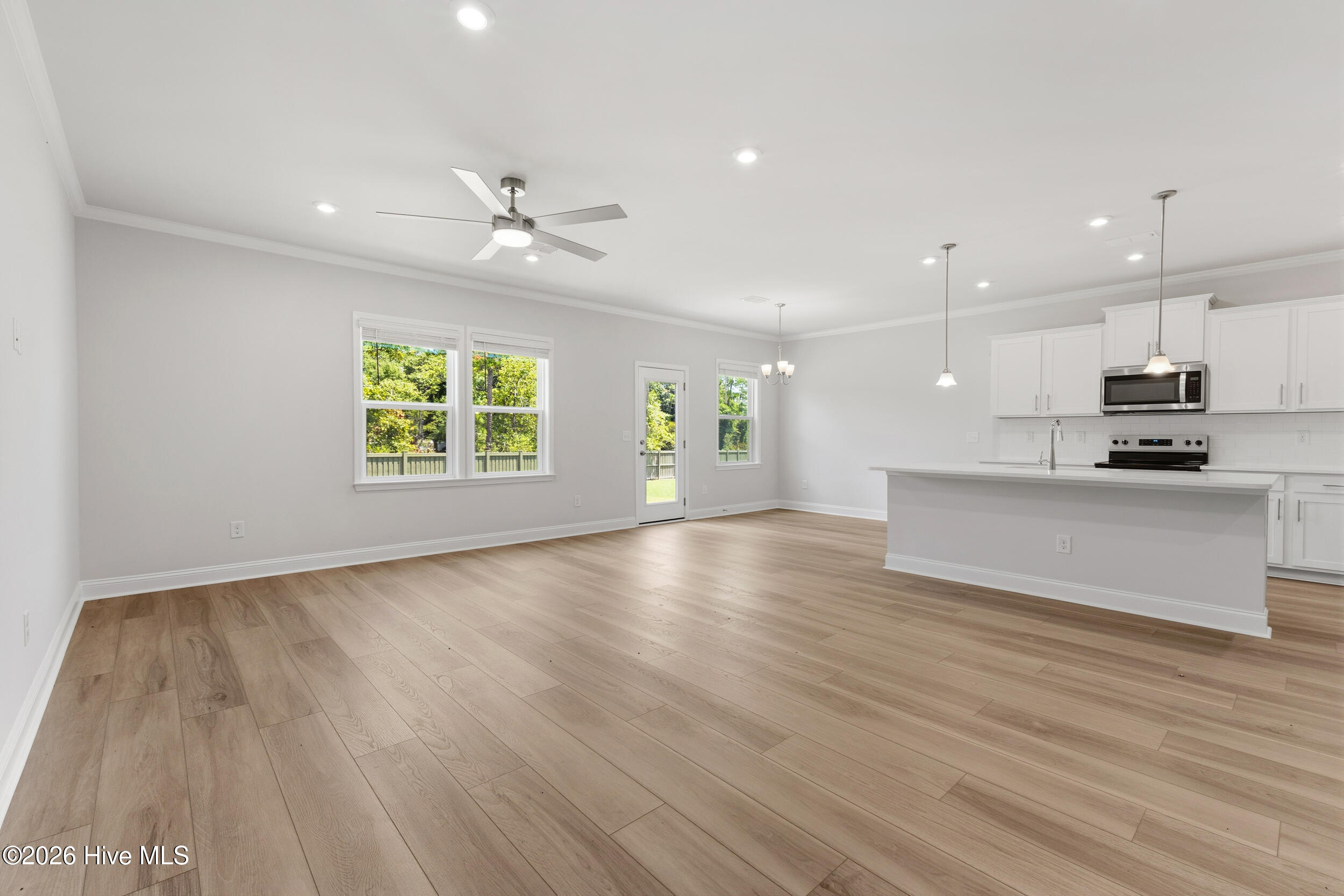 548 Glitter Bay Loop Property Photo 9
