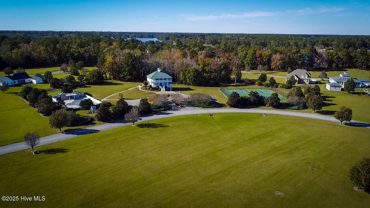 76 Club House Drive Property Photo 9