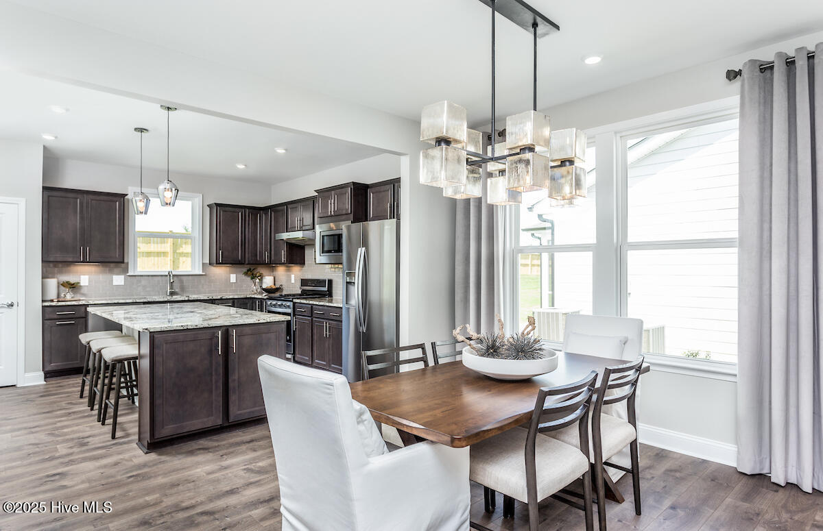 5936 Moonshell Loop Property Photo 11