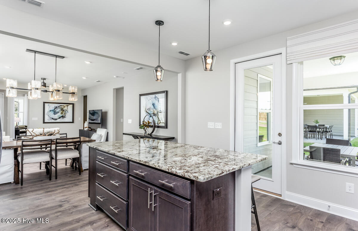 5936 Moonshell Loop Property Photo 15