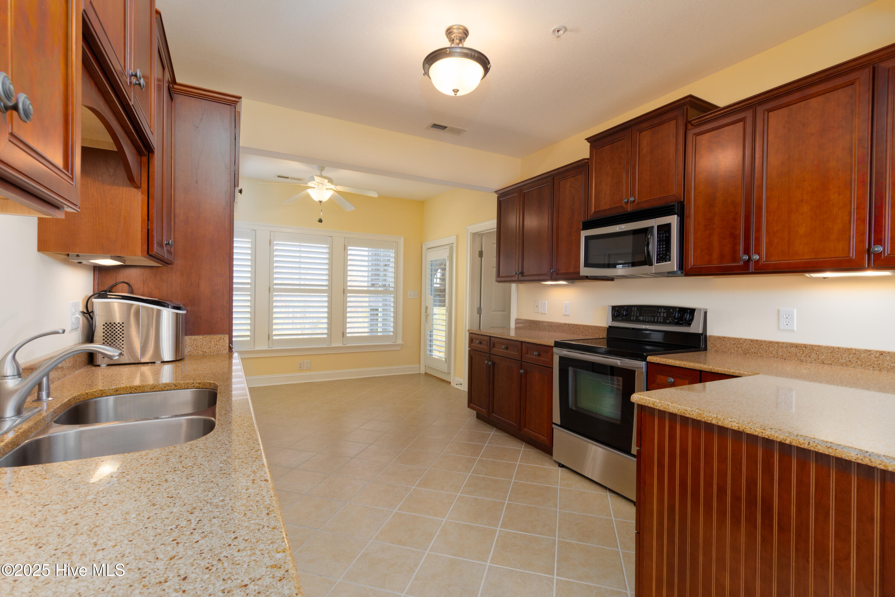 152 Wharf Landing Drive C Property Photo 10