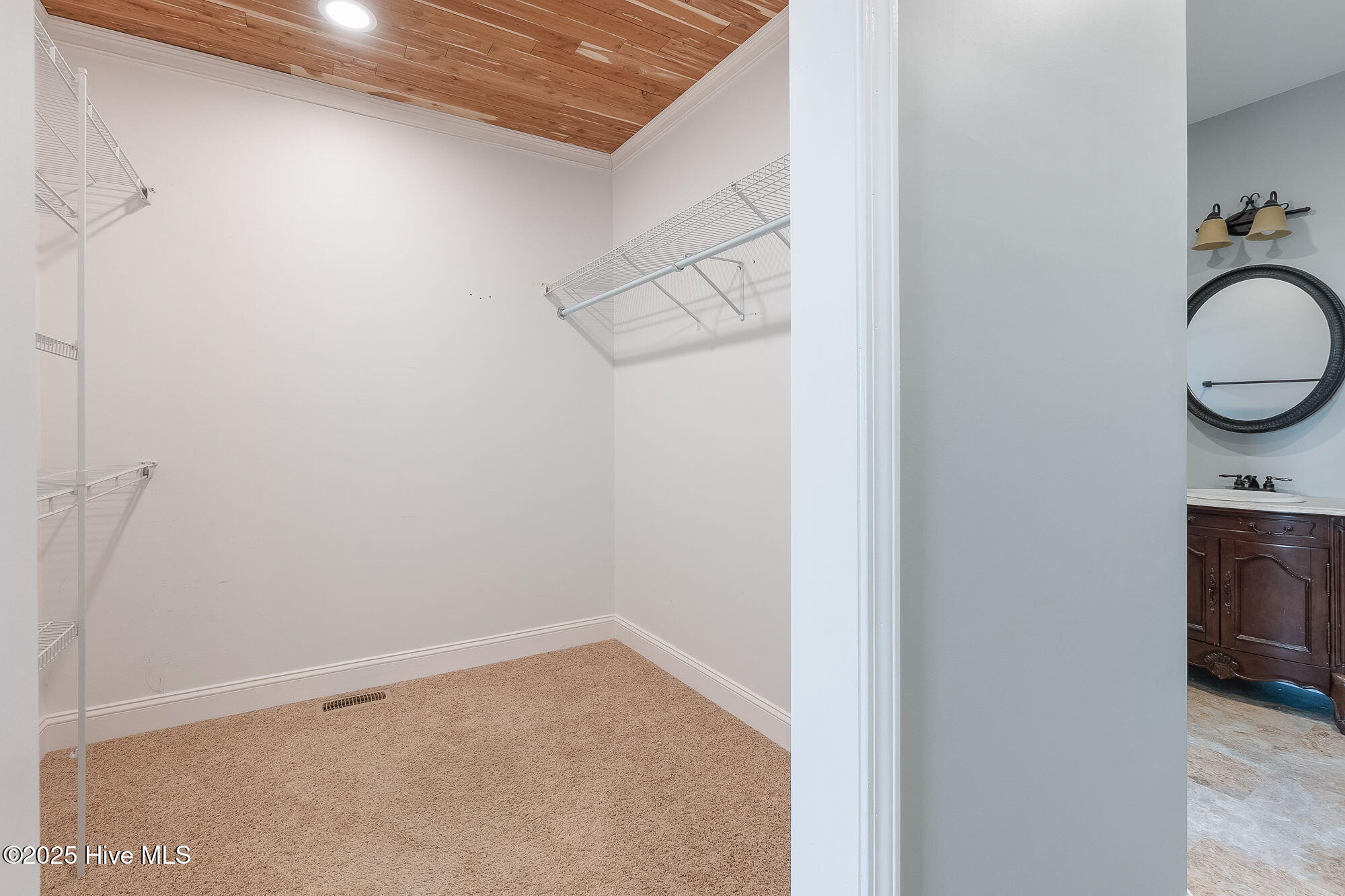 306 Joan Court Property Photo 23