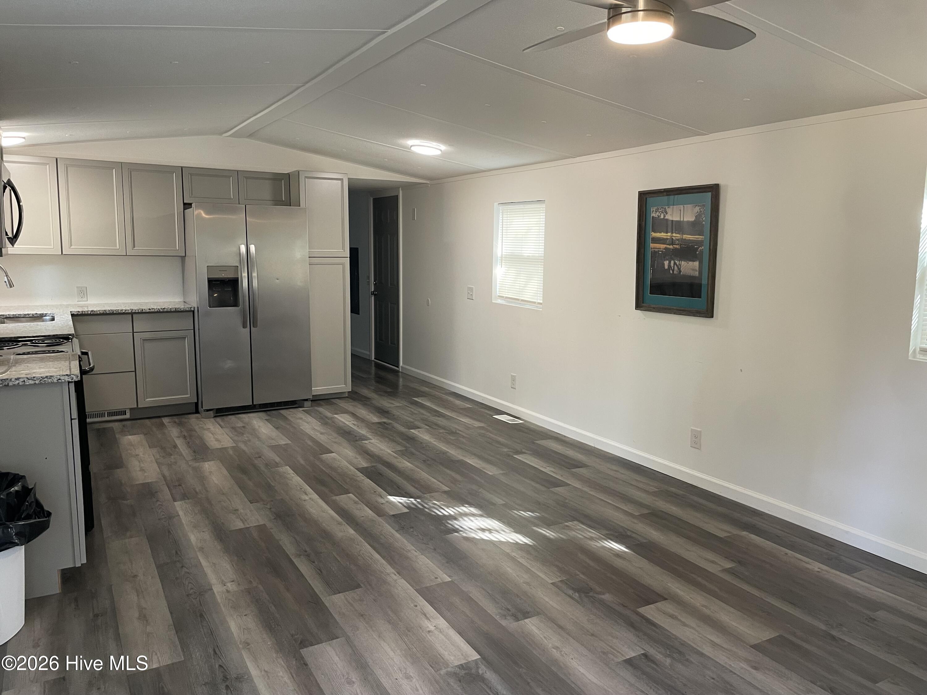 658 Westwind Drive Sw Property Photo 4
