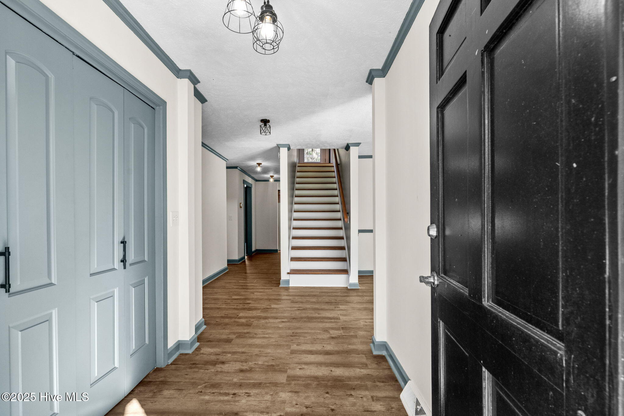 735 Airport Road Property Photo 3