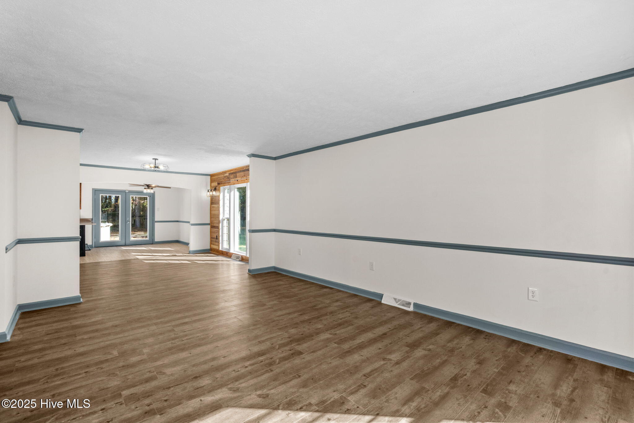 735 Airport Road Property Photo 19
