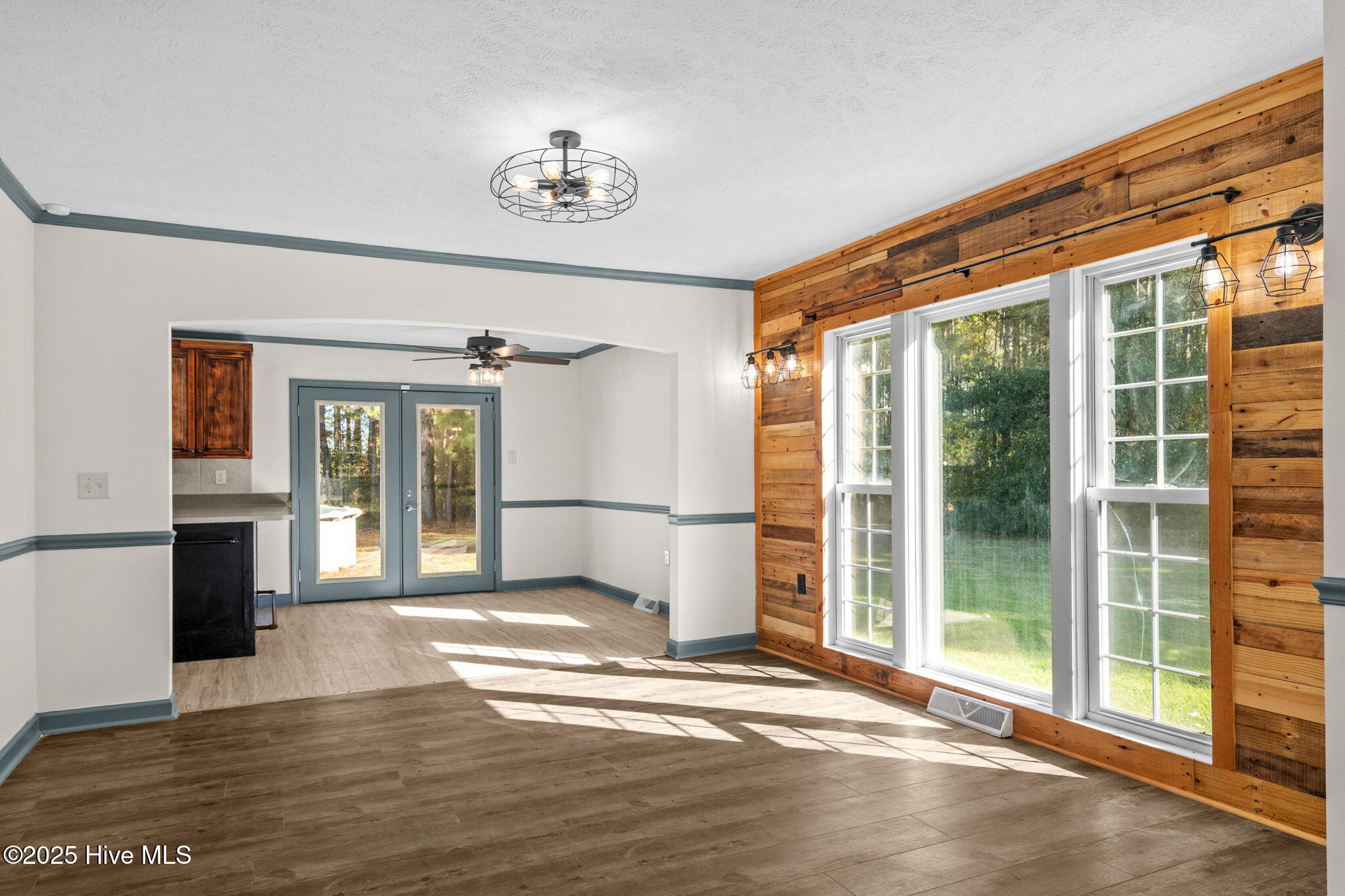 735 Airport Road Property Photo 20