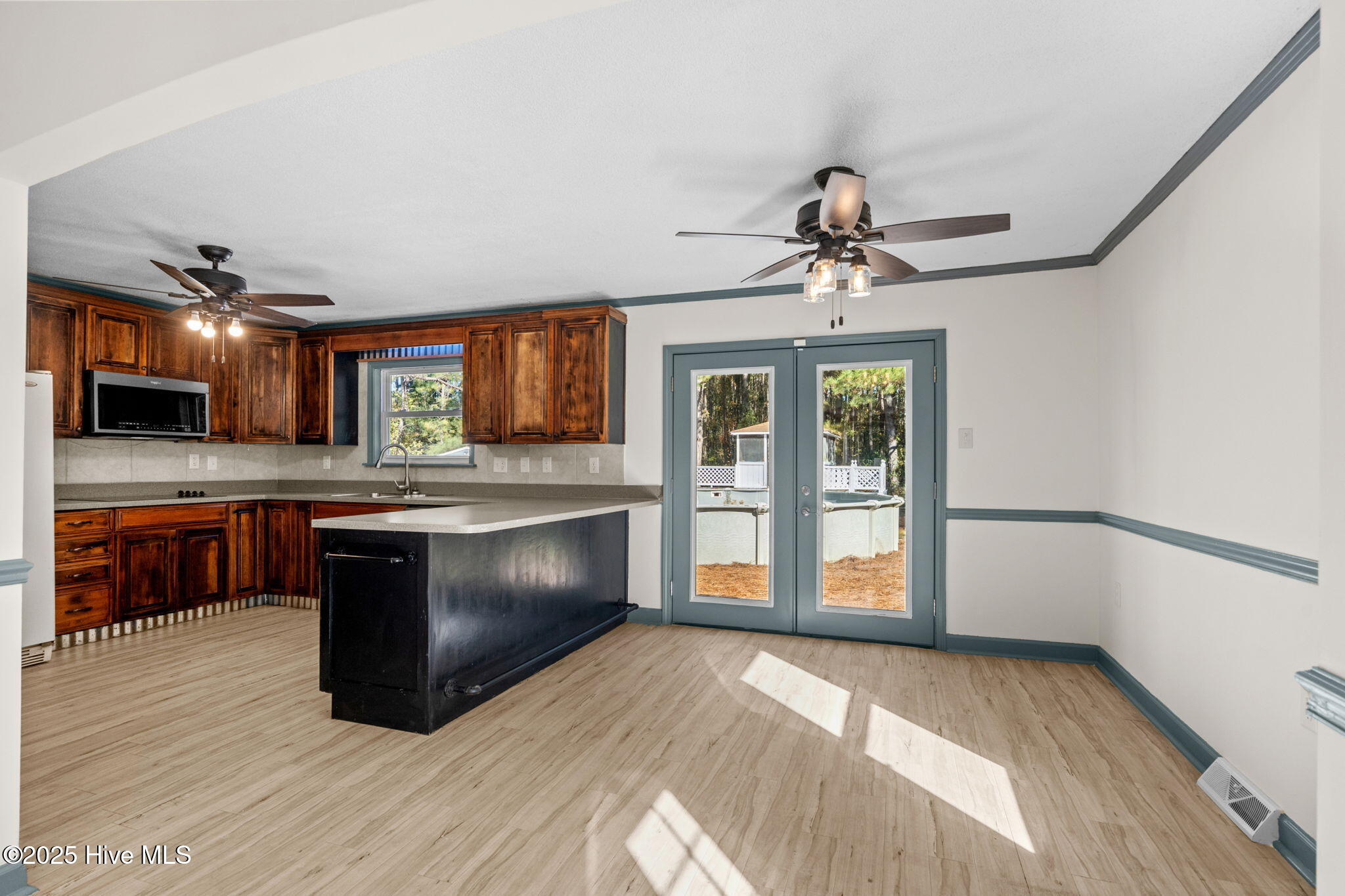 735 Airport Road Property Photo 22
