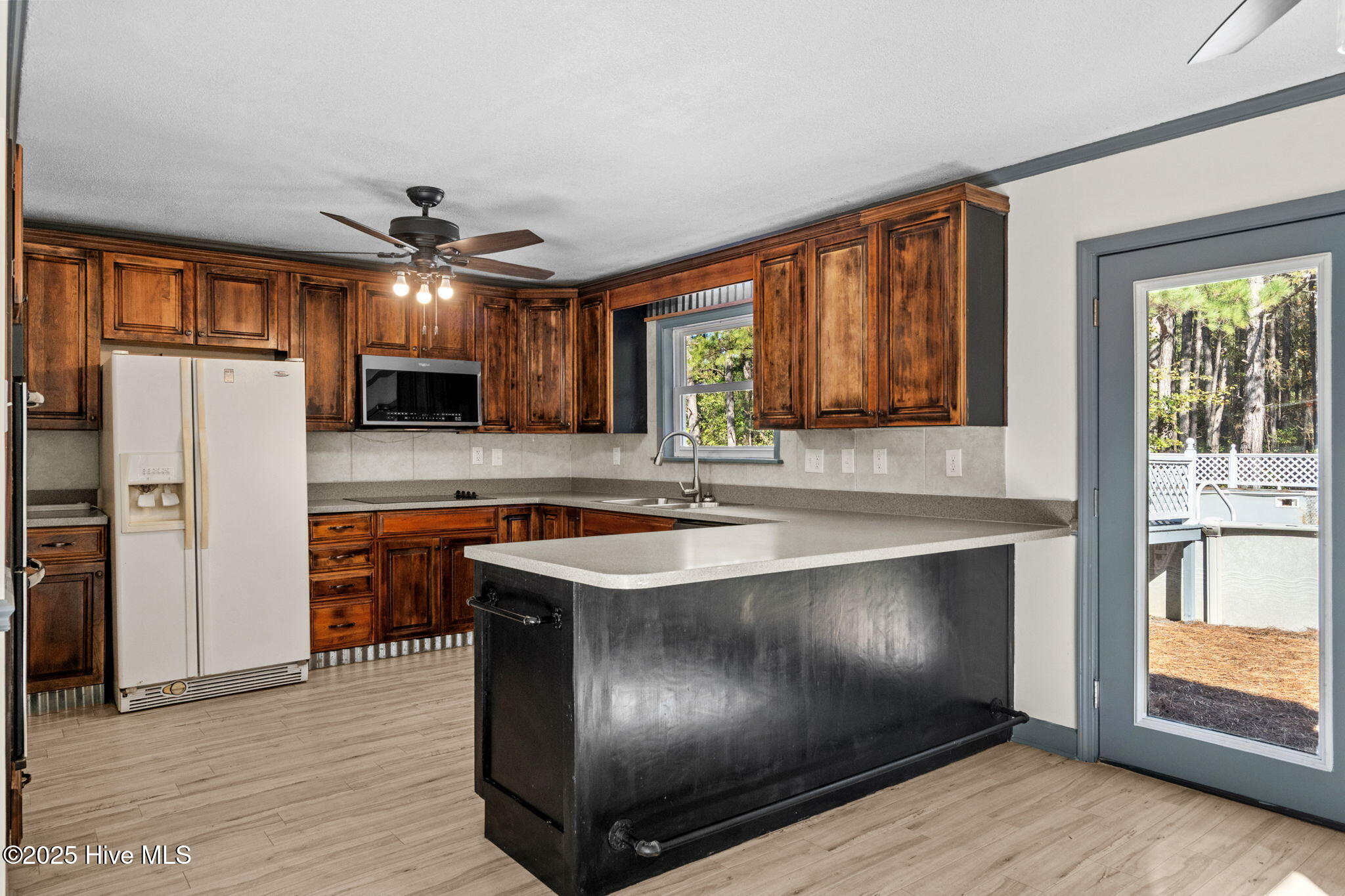 735 Airport Road Property Photo 25